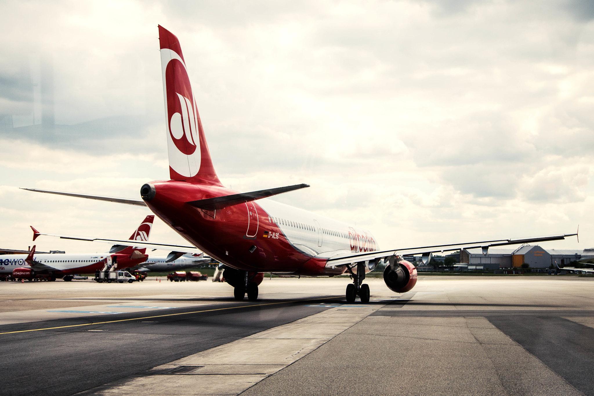 Hamburg Airport: Air Berlin (AB / BER)  |  Airbus A321-211 A321 | D-ALSC | MSN 2005