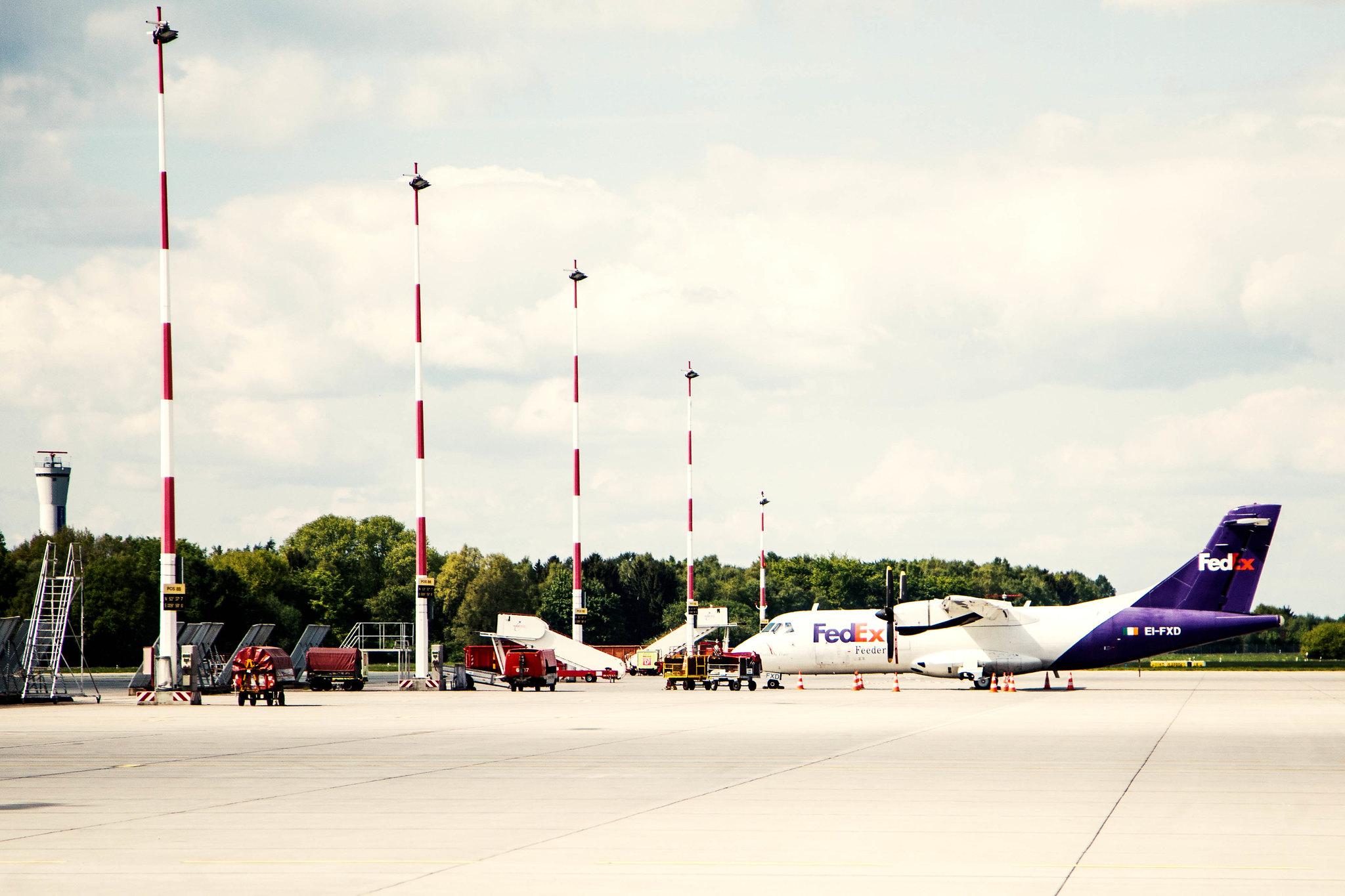 Hamburg Airport: FedEx (FX / FDX) | Operator: ASL Airlines Ireland |  ATR 42-300(F) AT43 | EI-FXD | MSN 0273