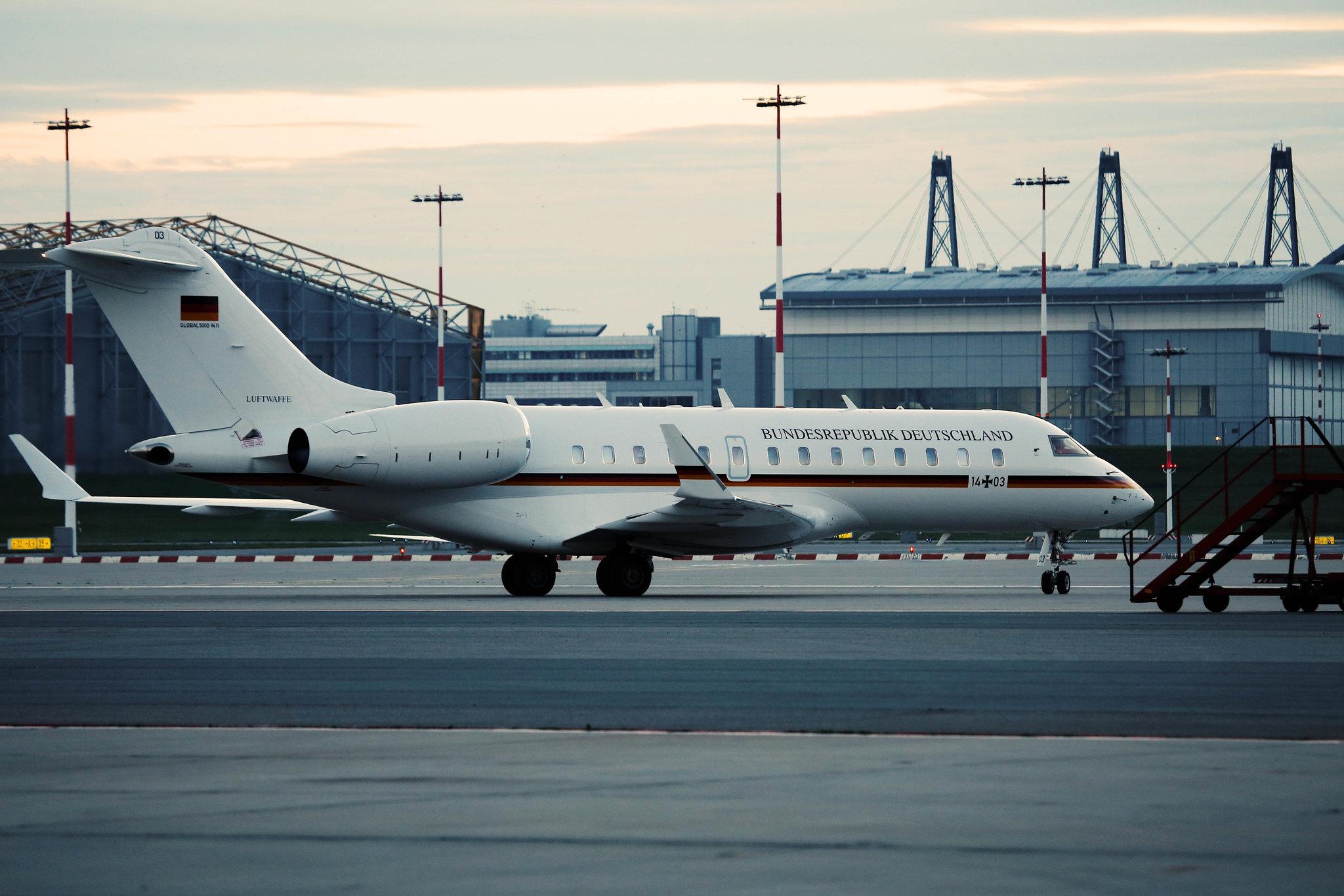Hamburg Airport: German Air Force (/ GAF) | Bombardier BD-700-1A11 Global 5000 GLEX | 14+03 | MSN 9411