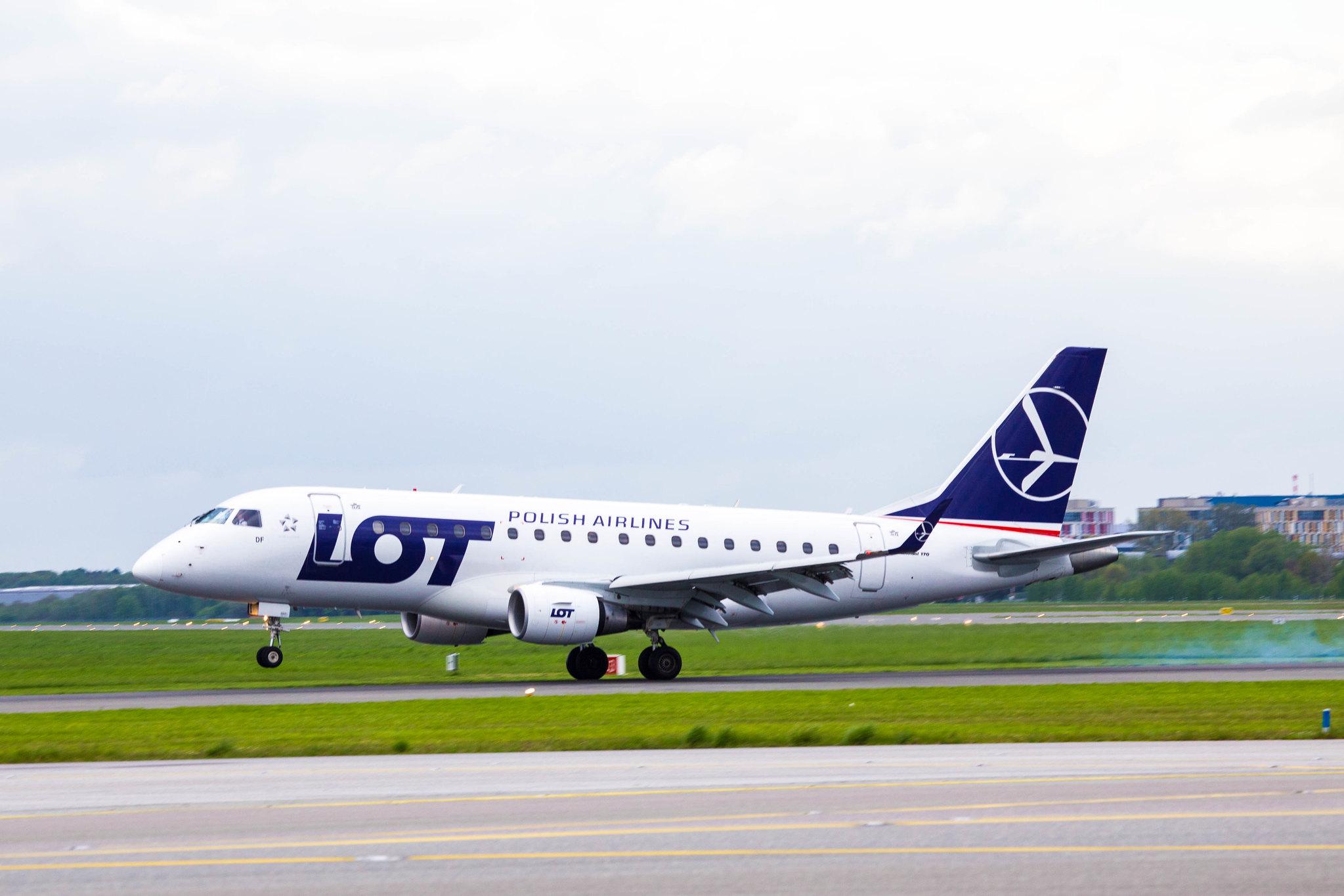 Hamburg Airport: LOT (LO / LOT) |  Embraer E170STD E170 | SP-LDF | MSN 17000035