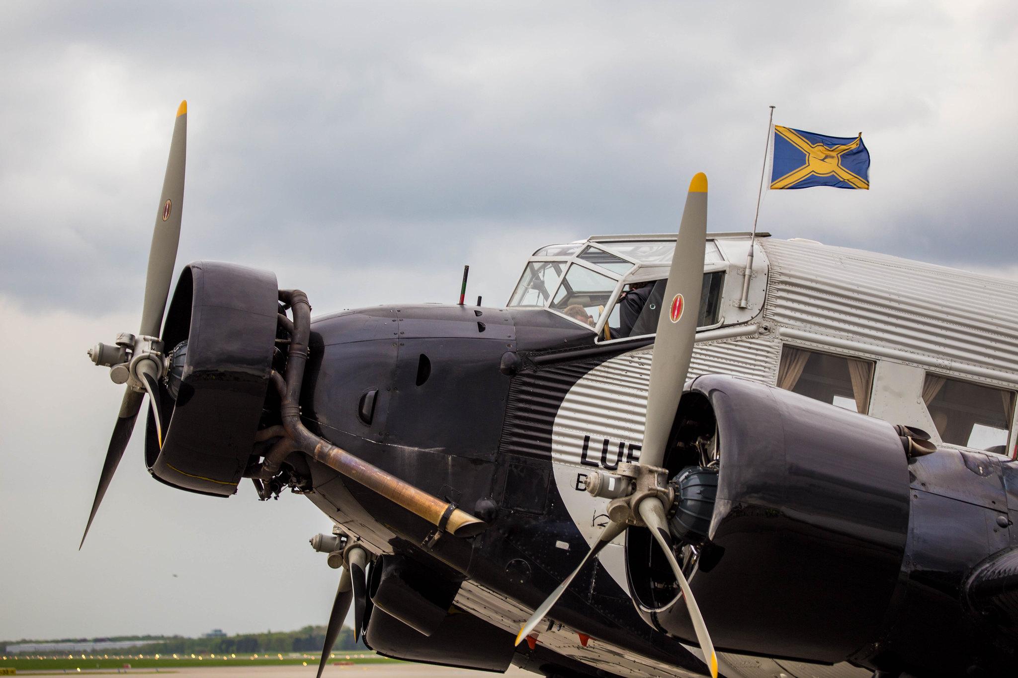 Hamburg Airport: Lufthansa Traditionsflug |  Junkers Ju 52/3mg8e JU52 | D-CDLH (D-AQUI) | MSN 130714