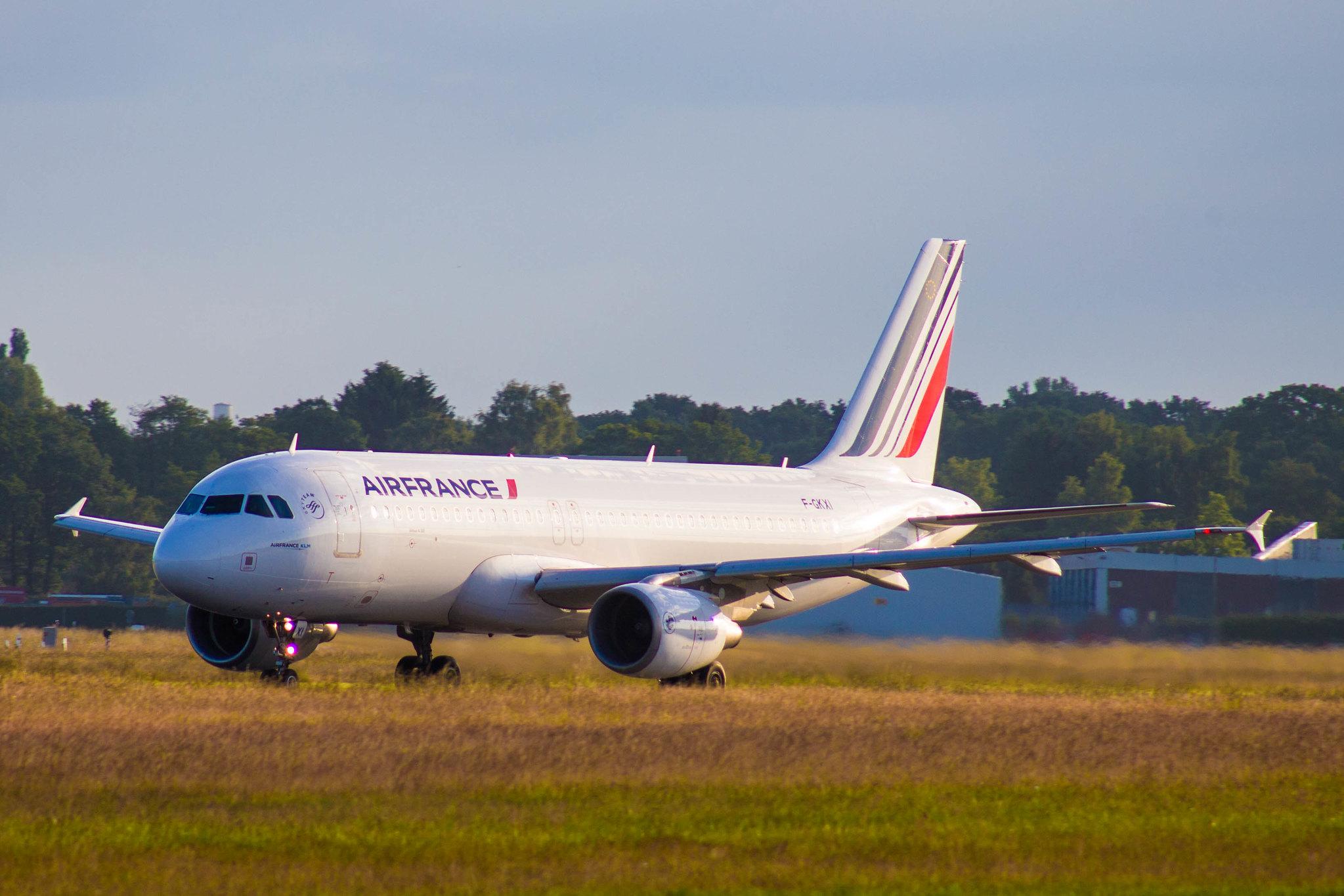 Hamburg Airport: Air France (AF / AFR) |  Airbus A320-214 A320 | F-GKXI | MSN 1949