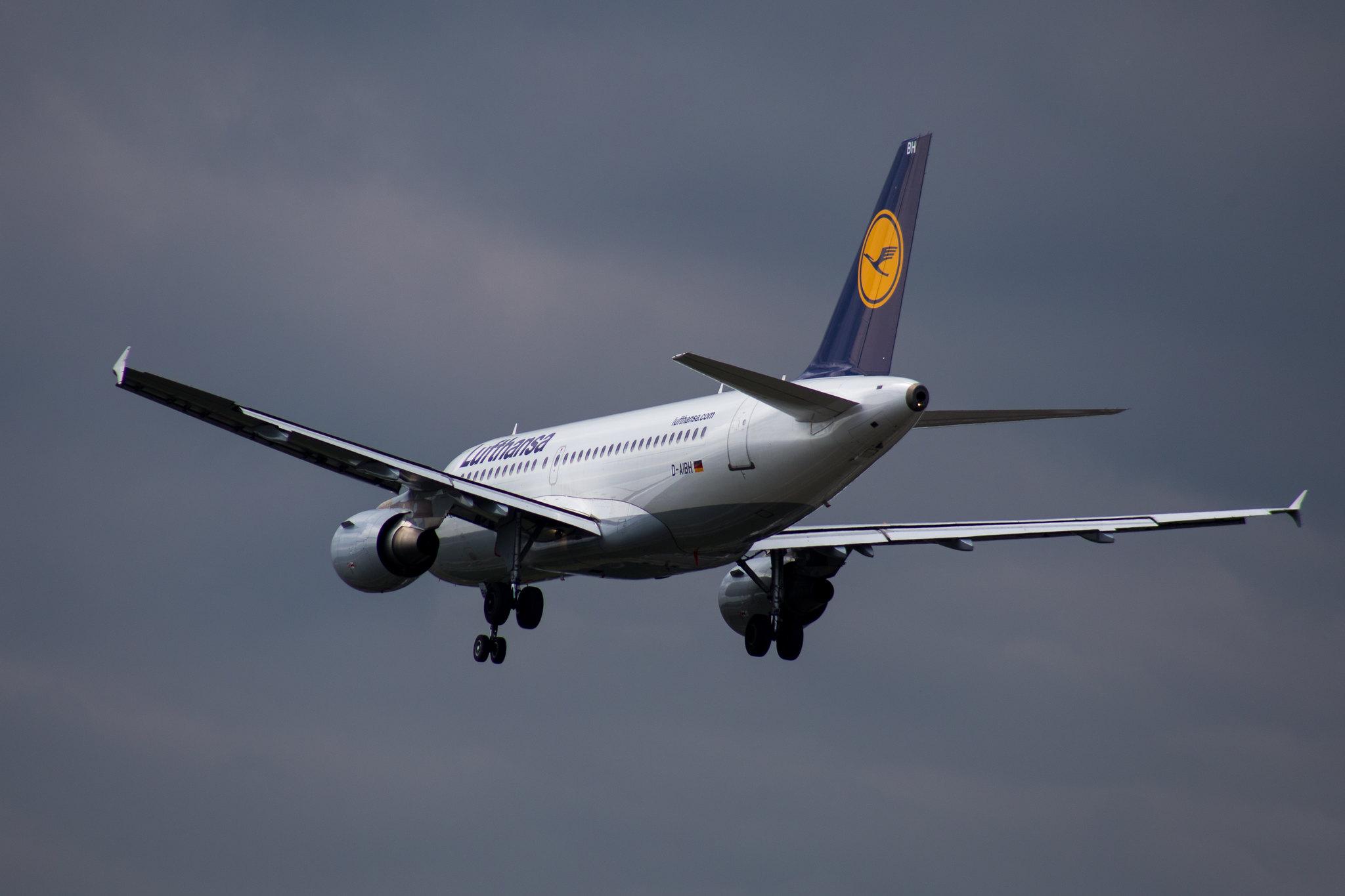 Frankfurt Airport: Lufthansa (LH / DLH) |  Airbus A319-112 A319 | D-AIBH | MSN 5239