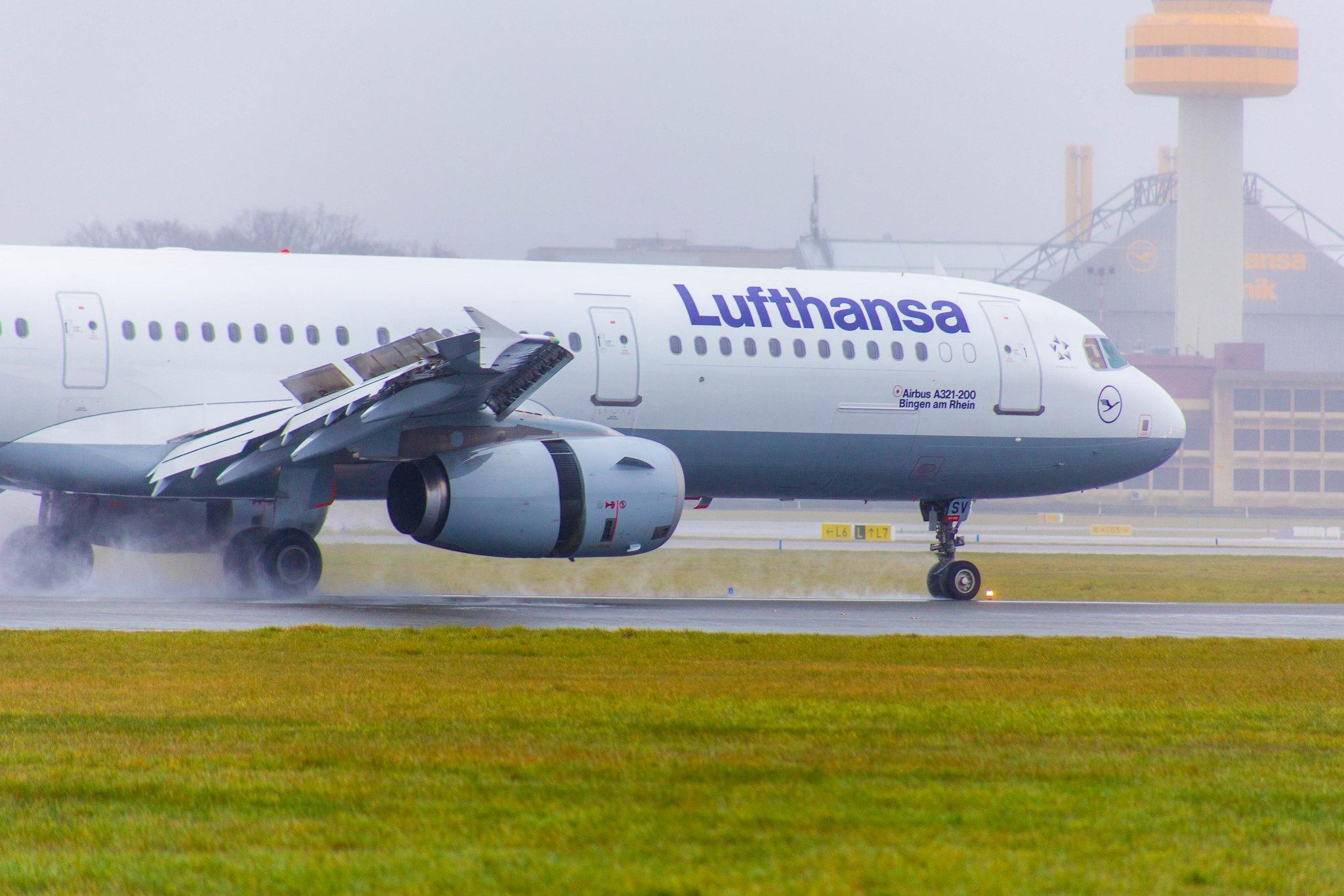 Hamburg Airport: Lufthansa (LH / DLH) |  Airbus A321-231 A321 | D-AISV | MSN 4050