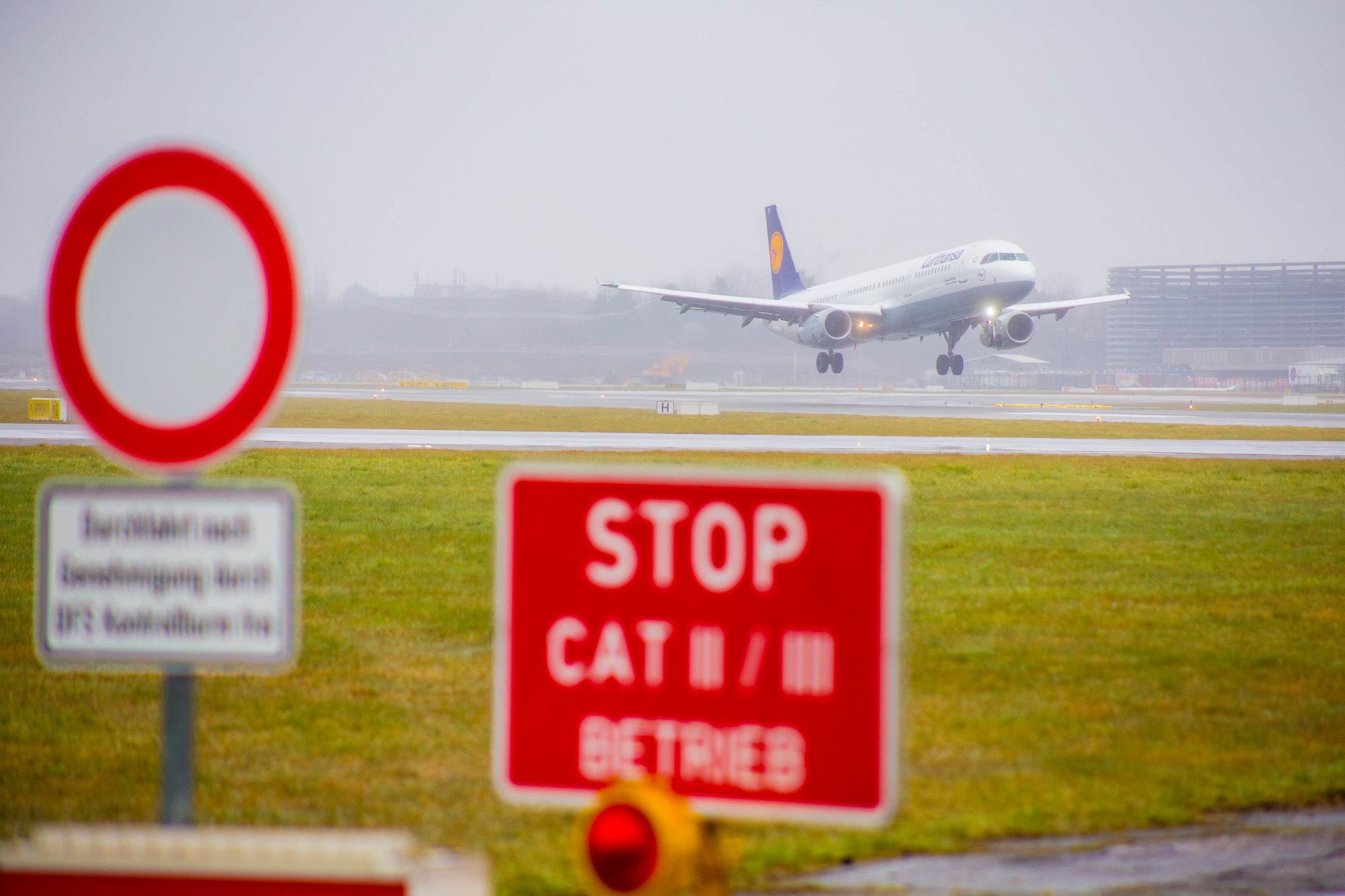 Hamburg Airport: Lufthansa (LH / DLH) |  Airbus A321-231 A321 | D-AISV | MSN 4050