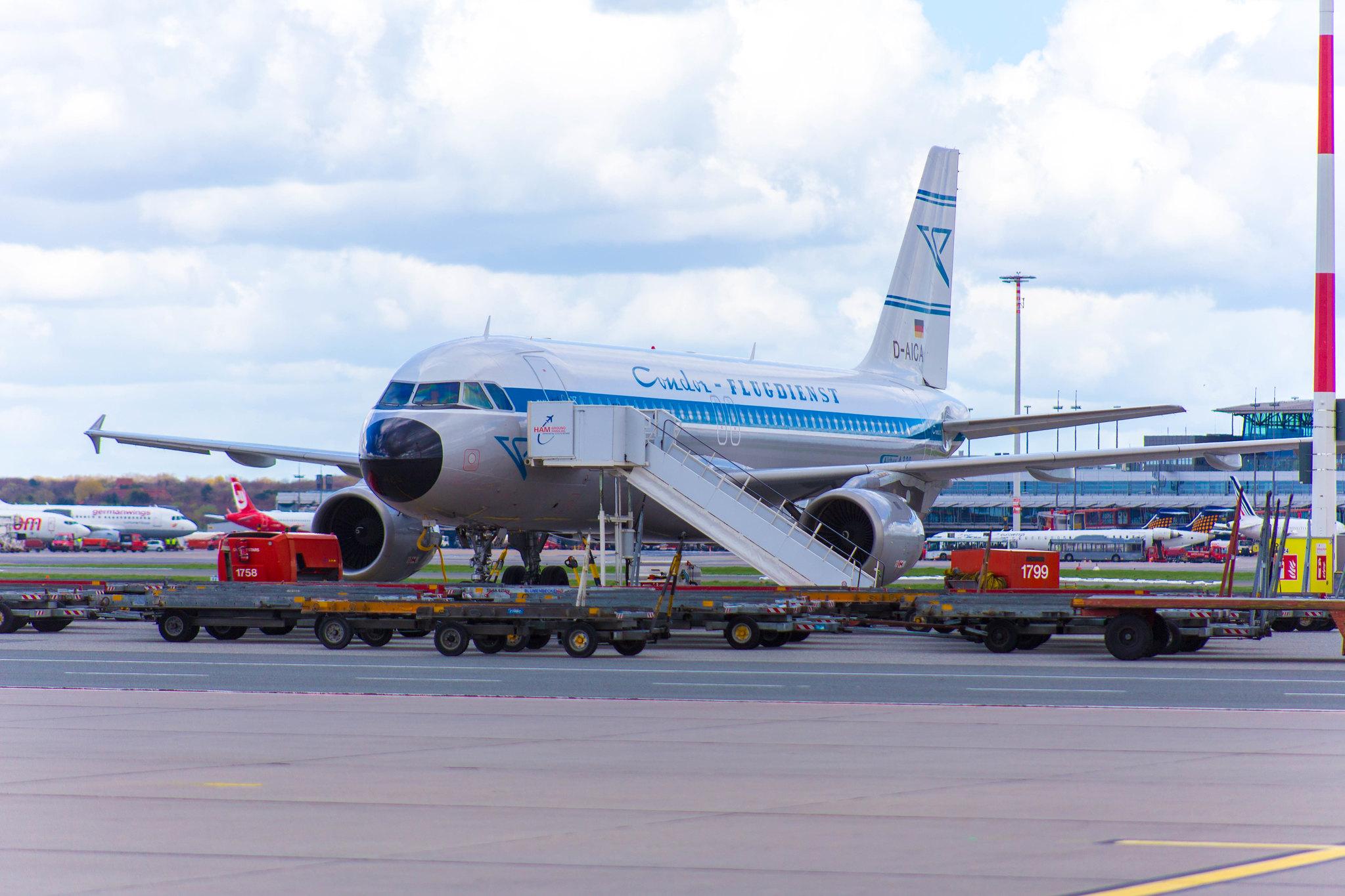 Hamburg Airport: Condor (DE / CFG) | Livery: Retro Livery | Airbus A320-212 A320 | D-AICA | MSN 0774