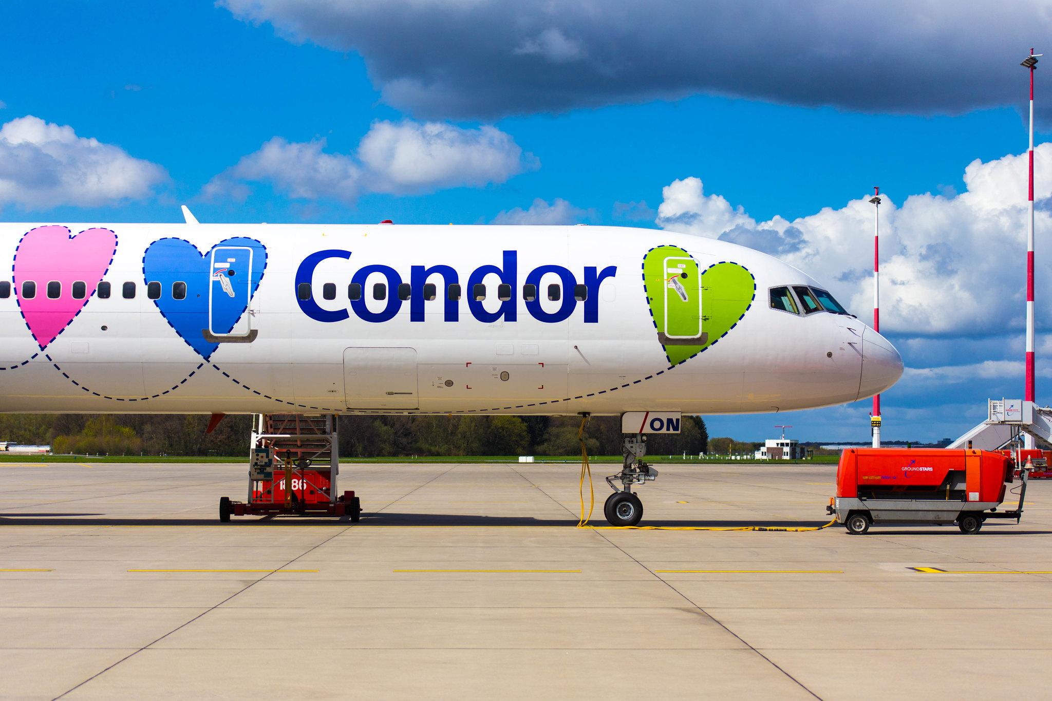 Hamburg Airport: Condor (DE / CFG) |  Livery: Wir Lieben Fliegen Livery |  Boeing 757-330 B753 | D-ABON | MSN 29023