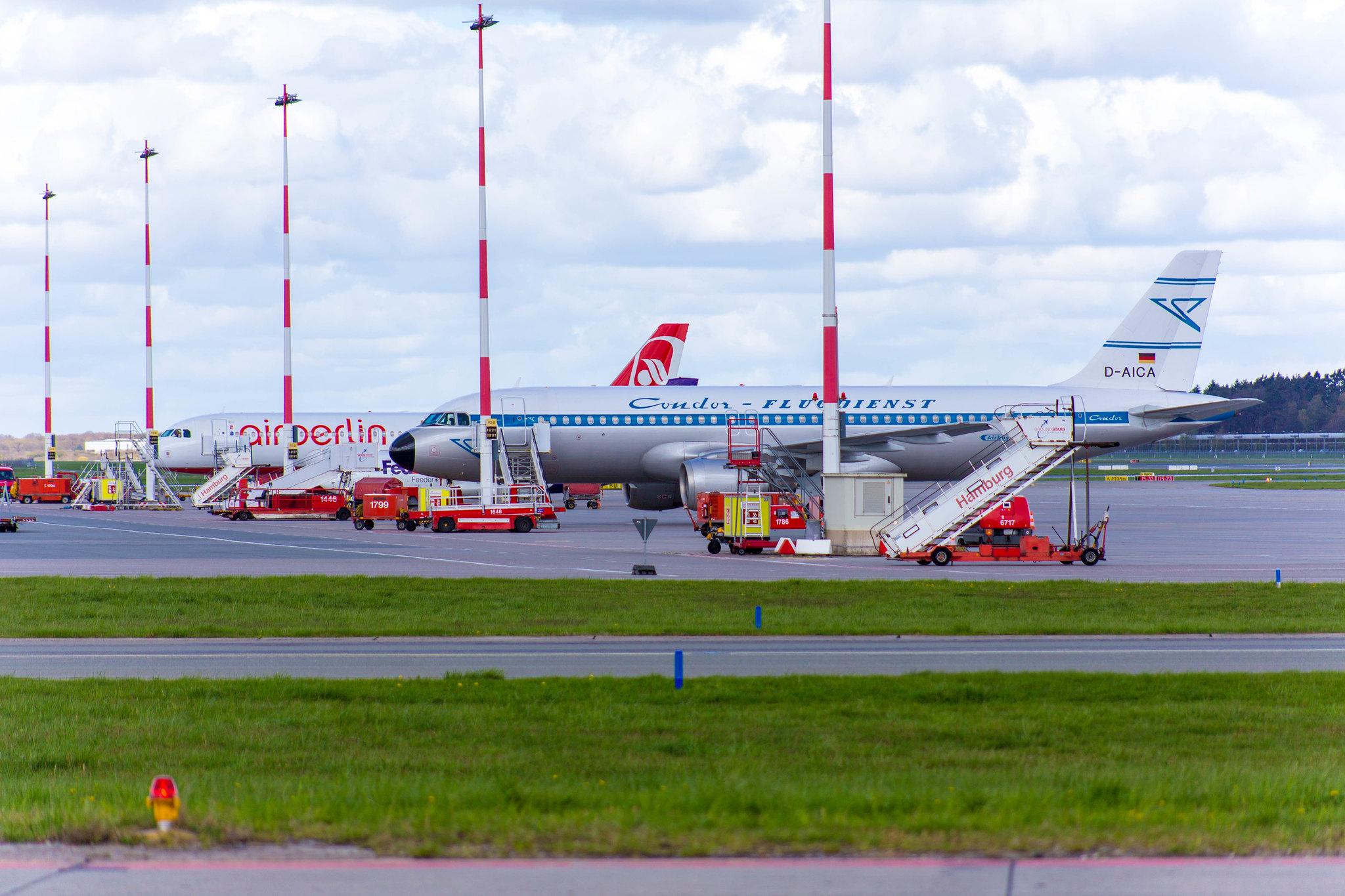 Hamburg Airport: Condor (DE / CFG) | Livery: Retro Livery | Airbus A320-212 A320 | D-AICA | MSN 0774