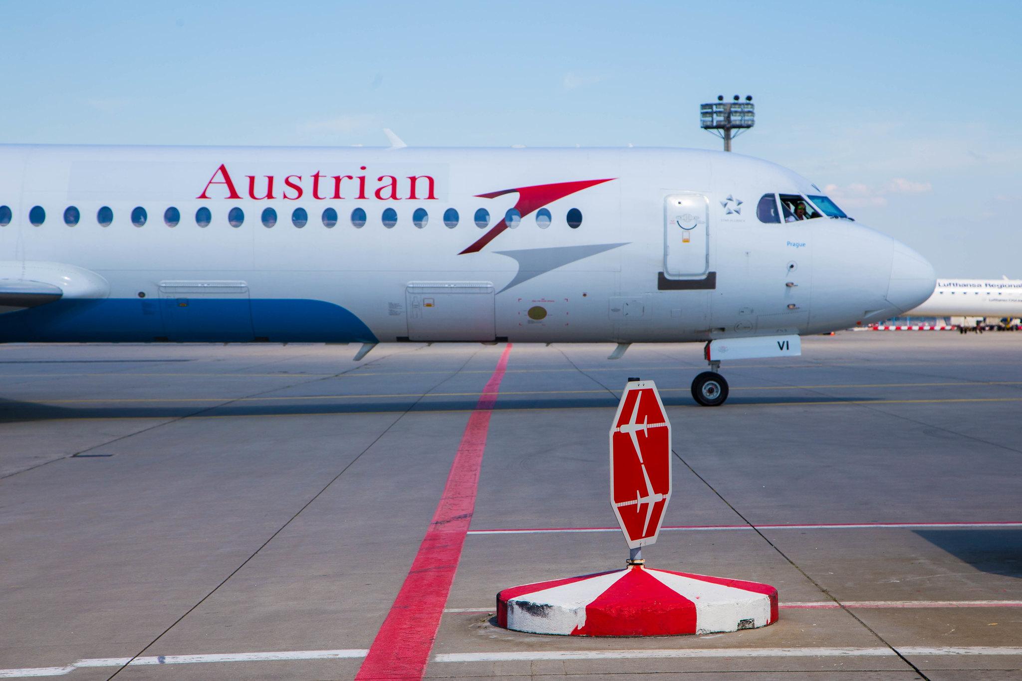 Frankfurt Airport: Austrian Airlines (OS / AUA) |  Fokker 100 F100 | OE-LVI | MSN 11468