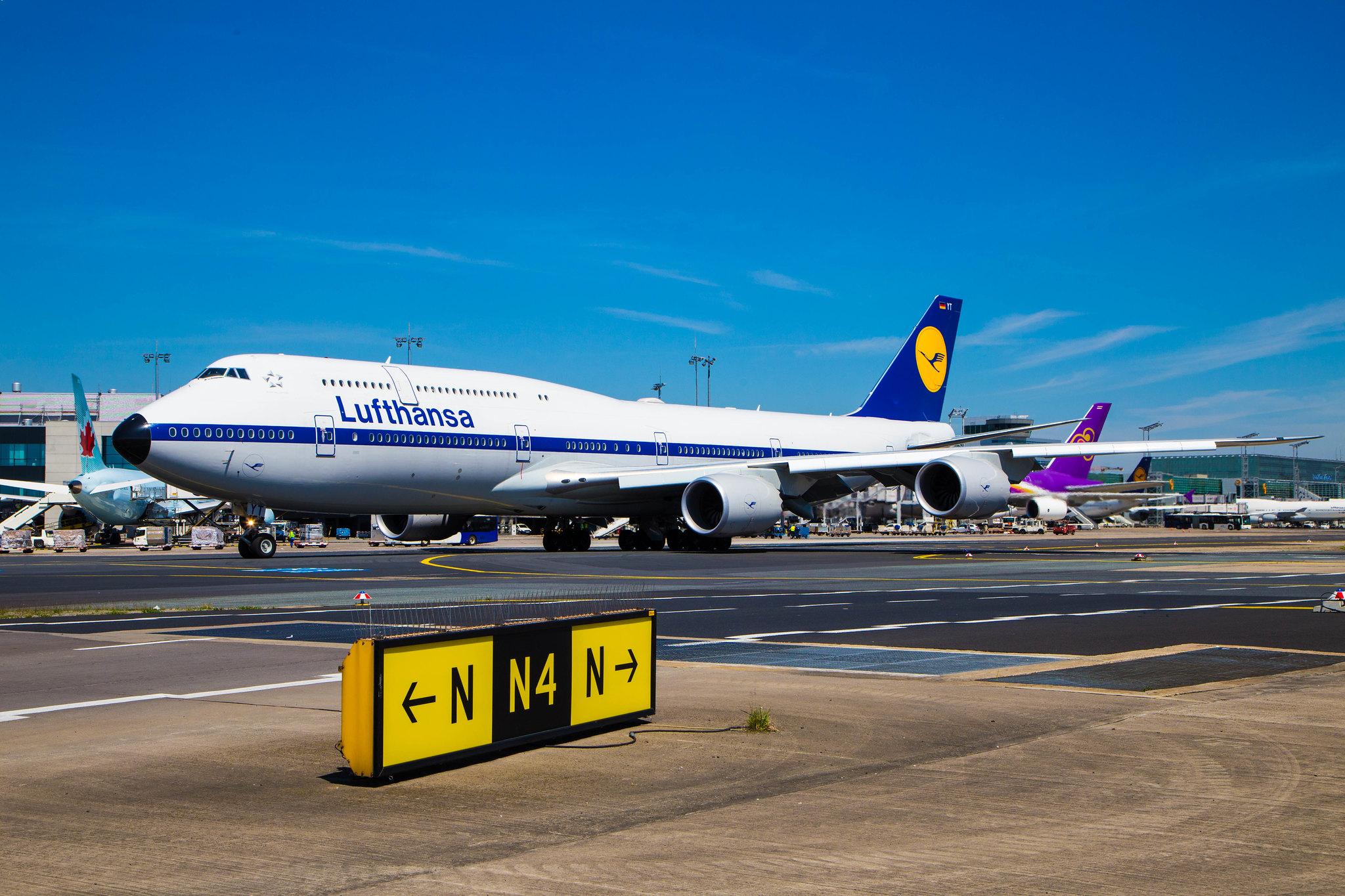 Frankfurt Airport: Lufthansa (LH / DLH) |  Livery: Retro Livery |  Boeing 747-830 B748 | D-ABYT | MSN 37844