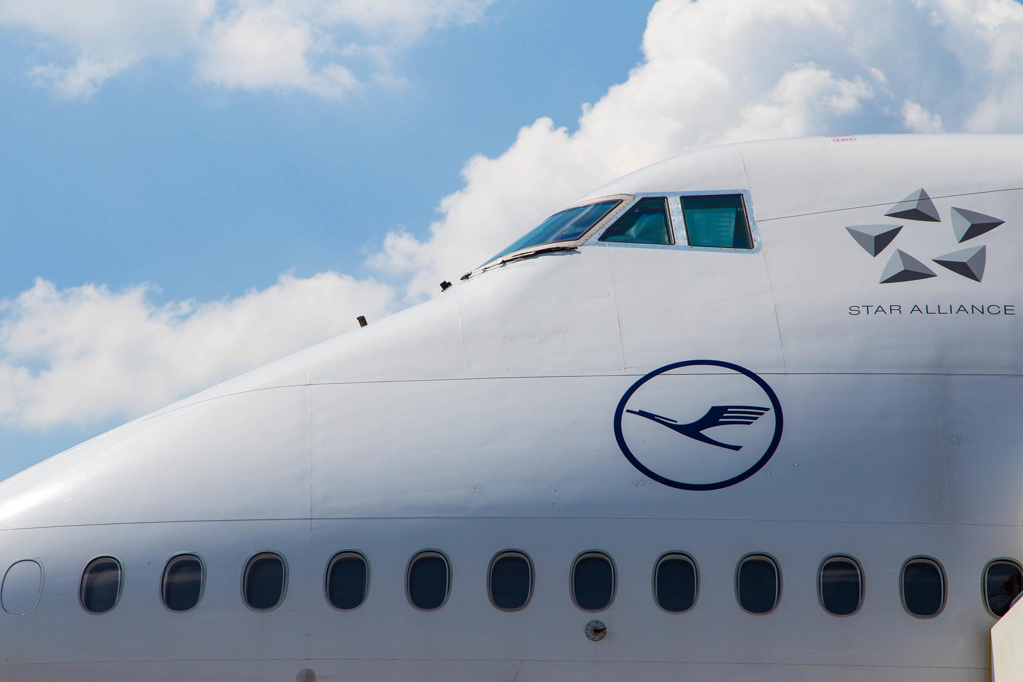 ILA: Lufthansa (LH / DLH) | Livery: Fanhansa Siegerflieger Livery | Boeing 747-830 B748 | D-ABYI | MSN 37833