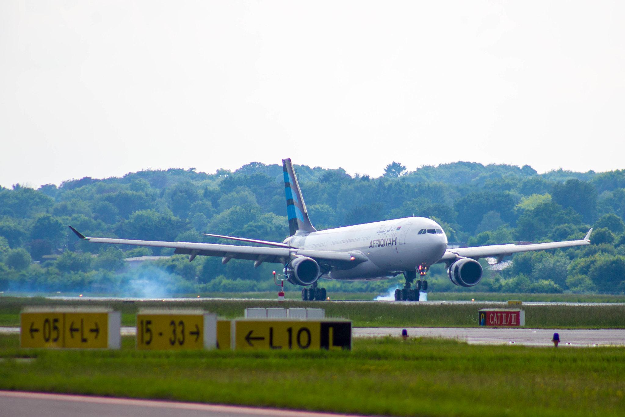 Hamburg Airport: Afriqiyah Airways (8U / AAW) |  Airbus A330-202 A332 | 5A-ONP | MSN 1472