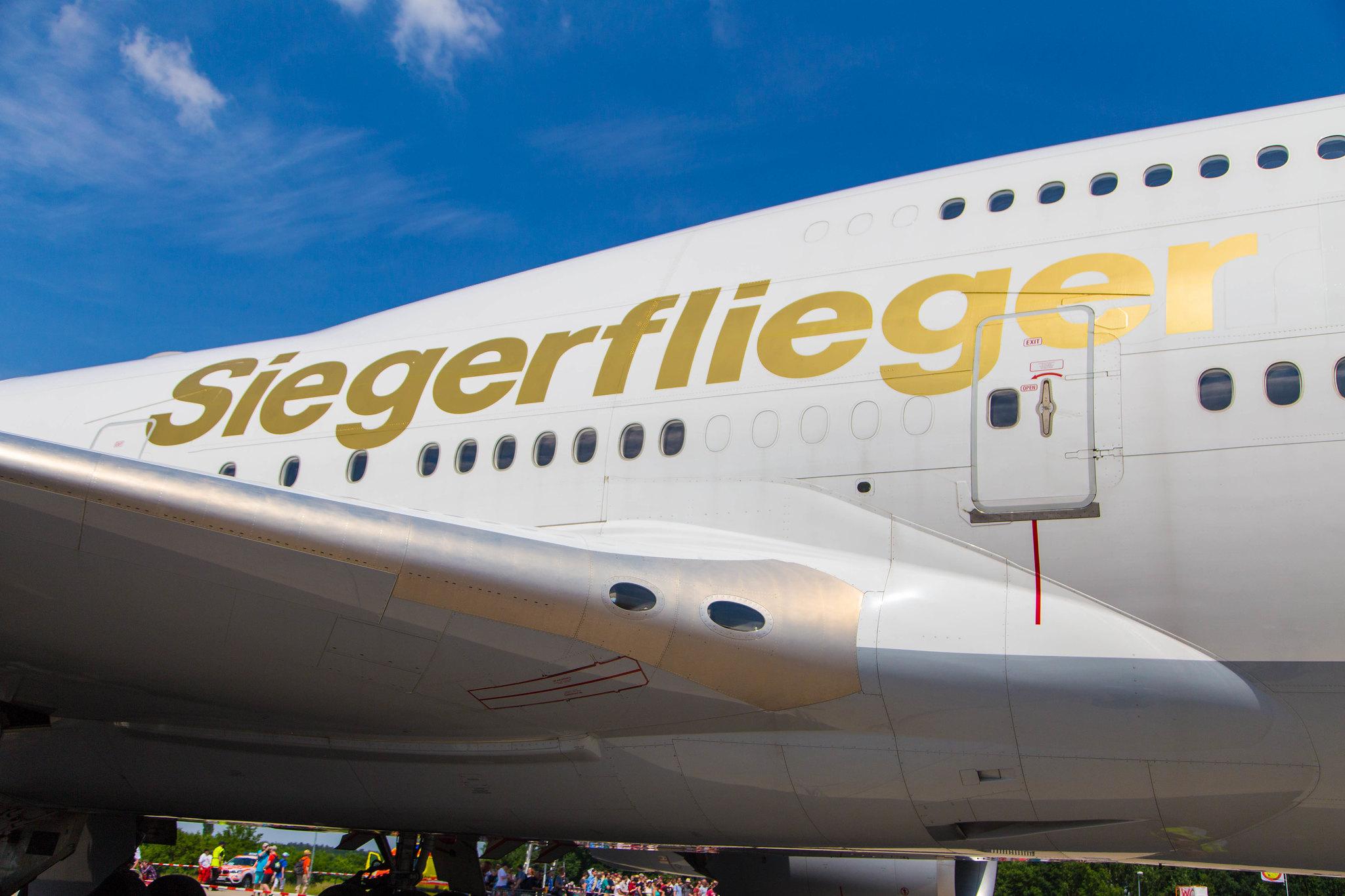 ILA: Lufthansa (LH / DLH) | Livery: Fanhansa Siegerflieger Livery | Boeing 747-830 B748 | D-ABYI | MSN 37833