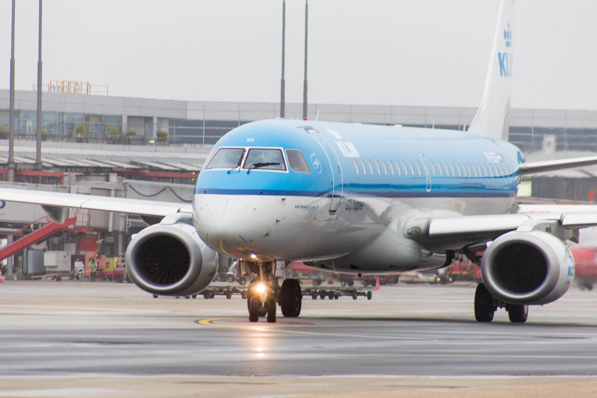 Hamburg Airport: KLM (KL / KLM) | Operator: KLM Cityhopper |  Embraer E190STD E190 | PH-EZZ | MSN 19000654