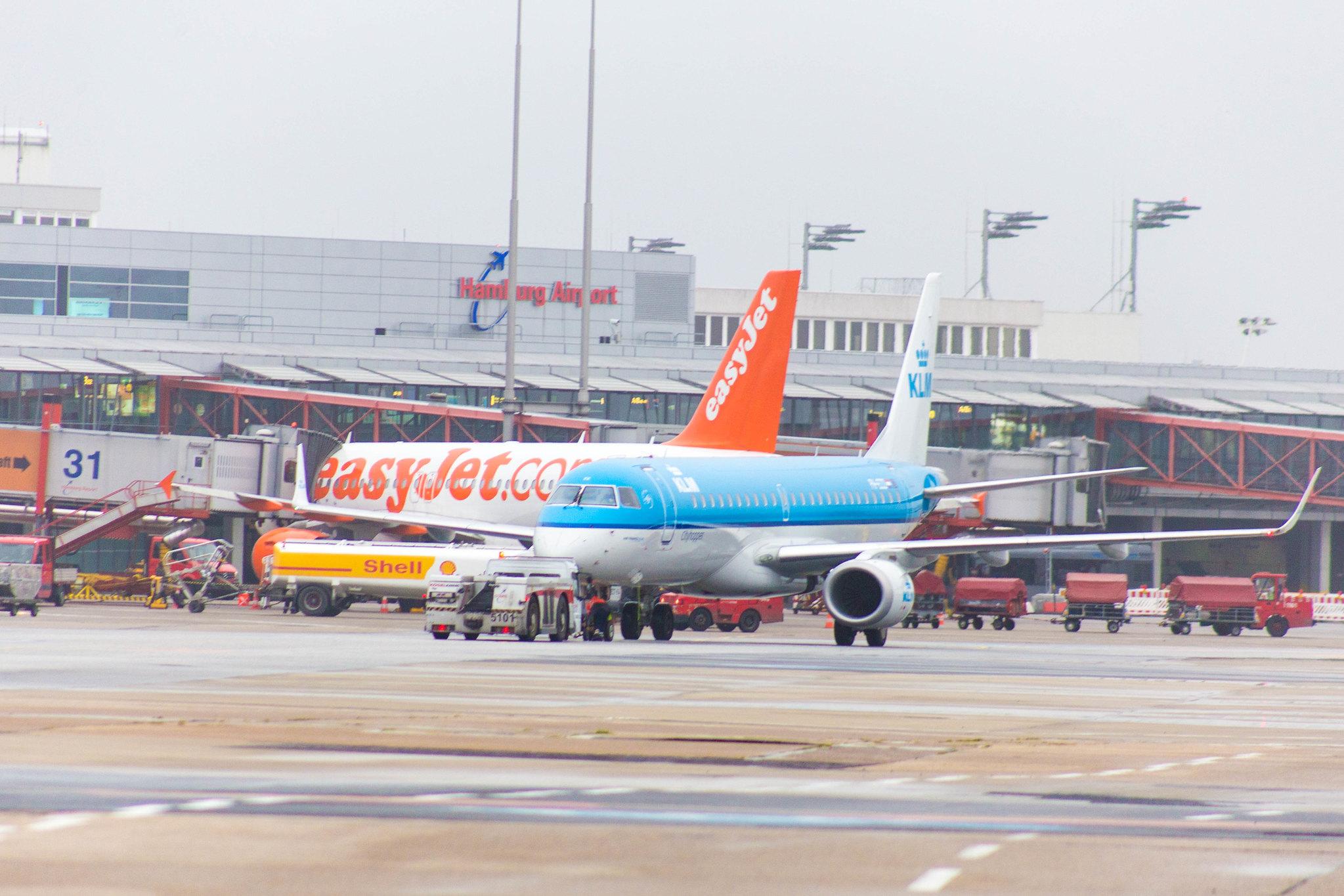 Hamburg Airport: KLM (KL / KLM) | Operator: KLM Cityhopper |  Embraer E190STD E190 | PH-EZZ | MSN 19000654