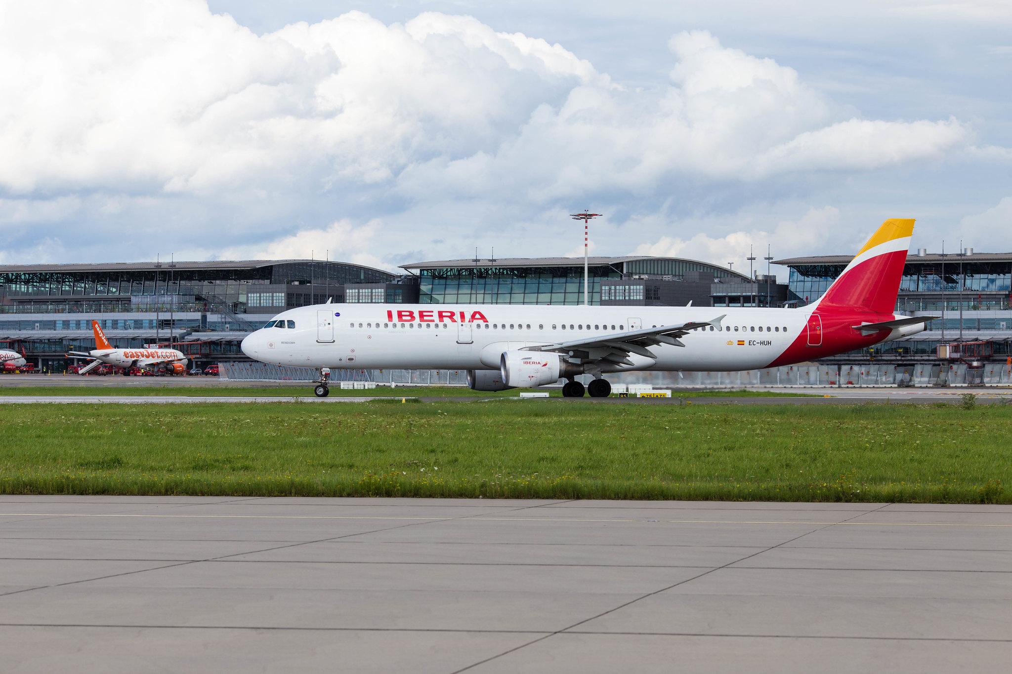 Hamburg Airport: Iberia (IB / IBE) |  Airbus A321-212 A321 | EC-HUH | MSN 1021
