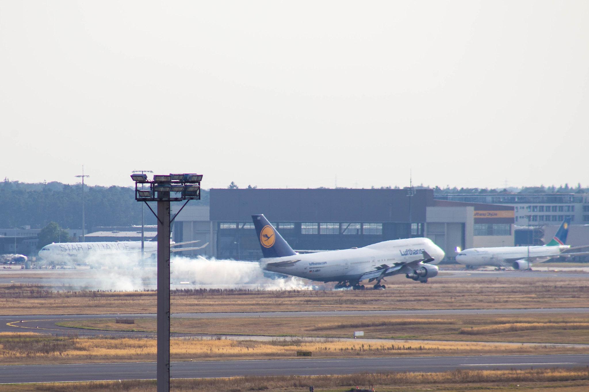 Frankfurt Airport: Lufthansa (LH / DLH) |  Boeing 747-430 B744 | D-ABVY | MSN 29869