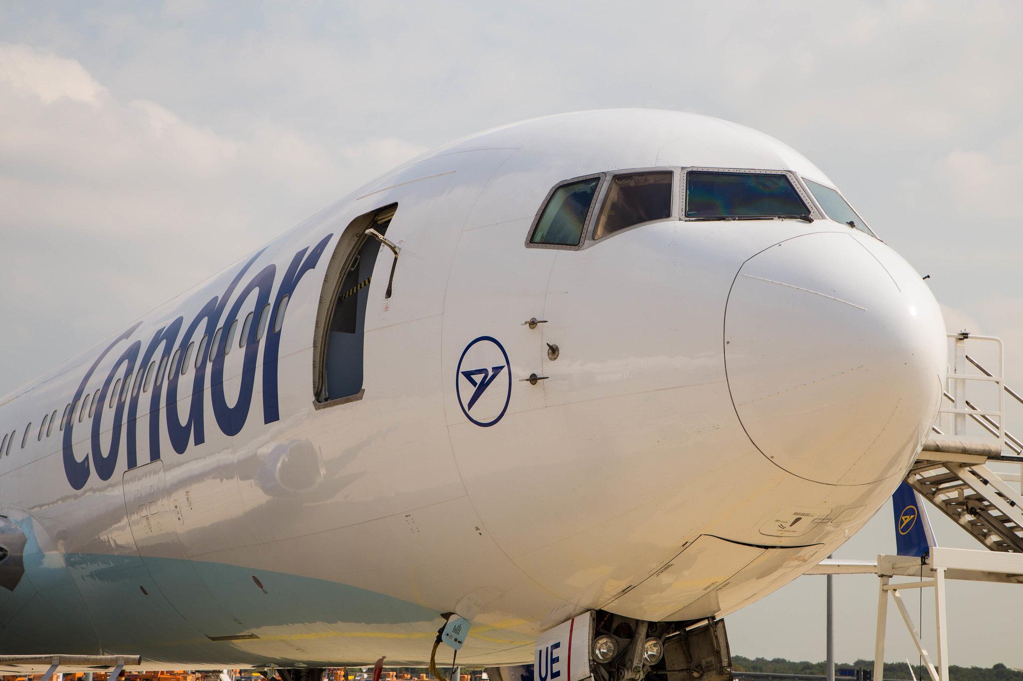 Frankfurt Airport: Condor (DE / CFG) |  Boeing 767-330(ER) B763 | D-ABUE | MSN 26984