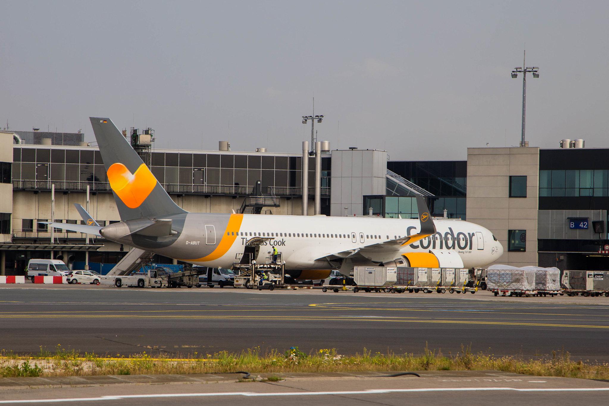 Frankfurt Airport: Condor (DE / CFG) |  Boeing 767-3Q8(ER) B763 | D-ABUT | MSN 29383