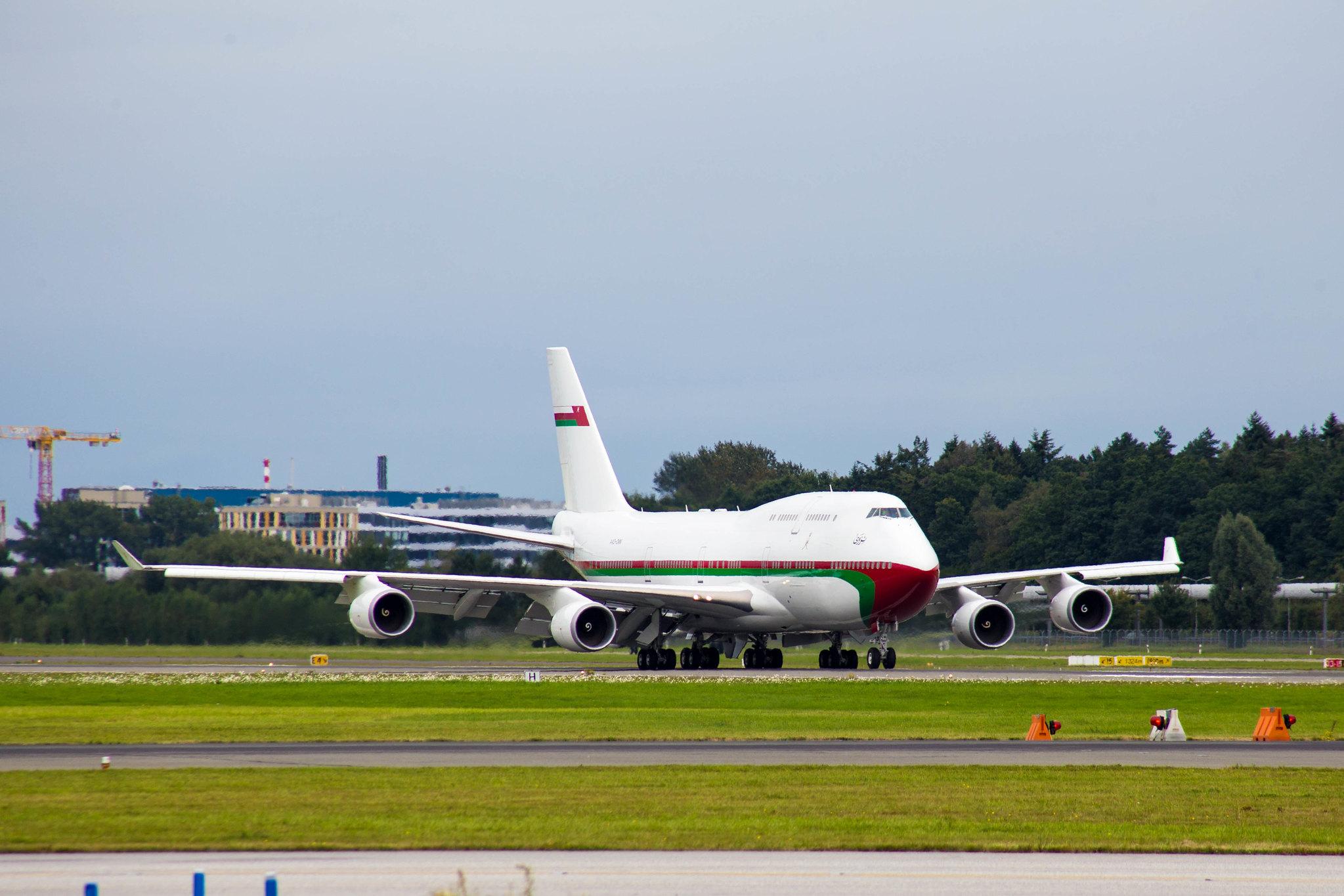 Hamburg Airport: Royal Flight of Oman |  Boeing 747-430 B744 | A4O-OMN | MSN 32445