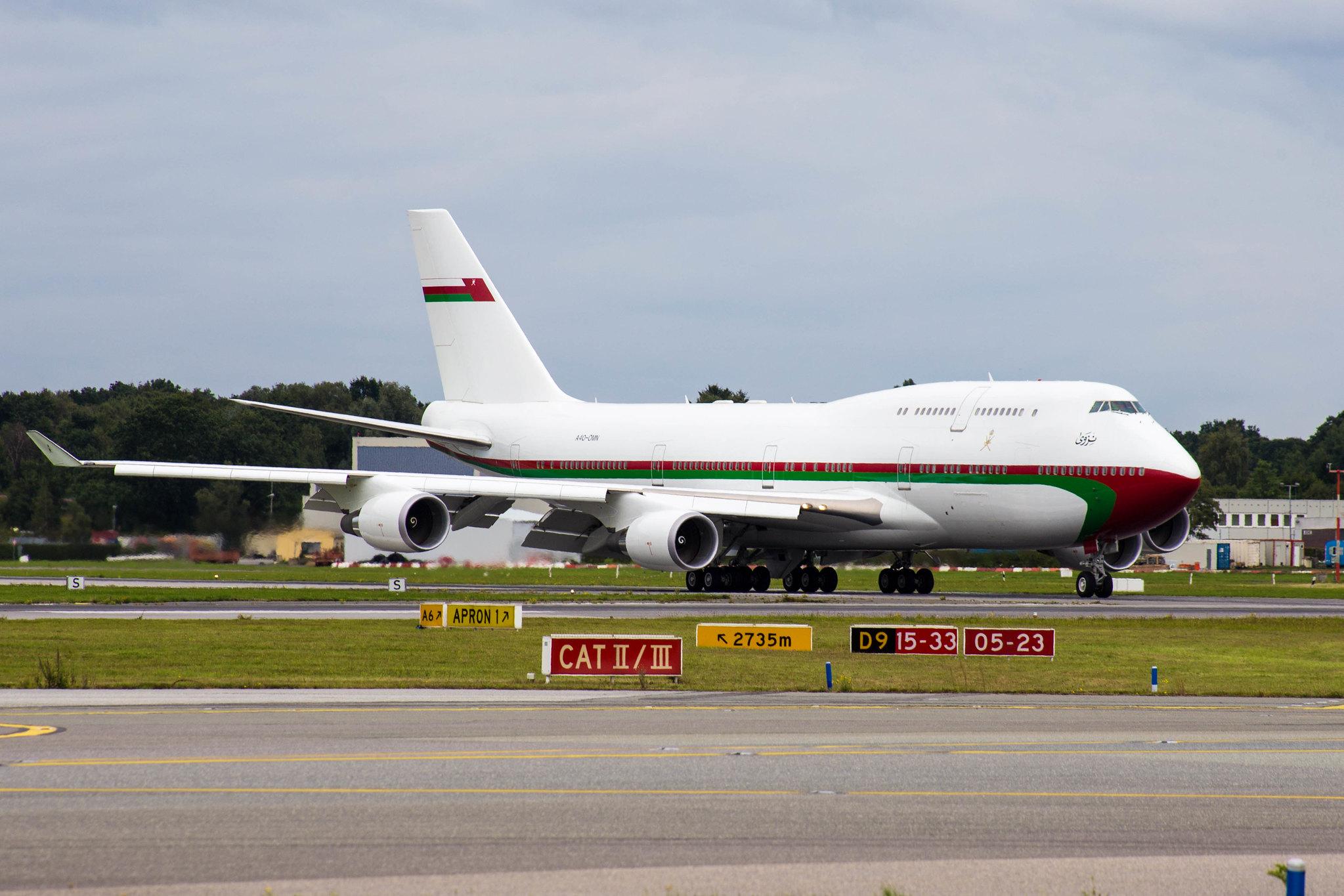 Hamburg Airport: Royal Flight of Oman |  Boeing 747-430 B744 | A4O-OMN | MSN 32445