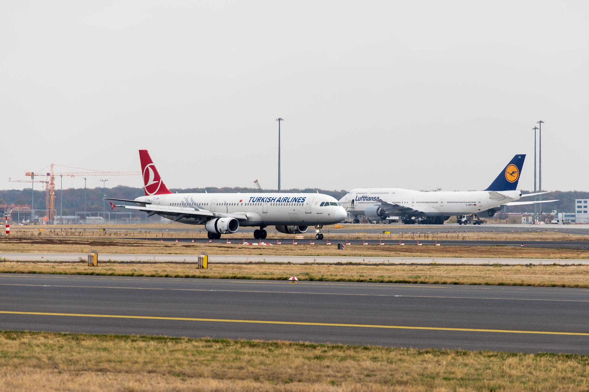 Frankfurt Airport: Turkish Airlines (TK / THY) |  Airbus A321-231 A321 | TC-JRI | MSN 3405