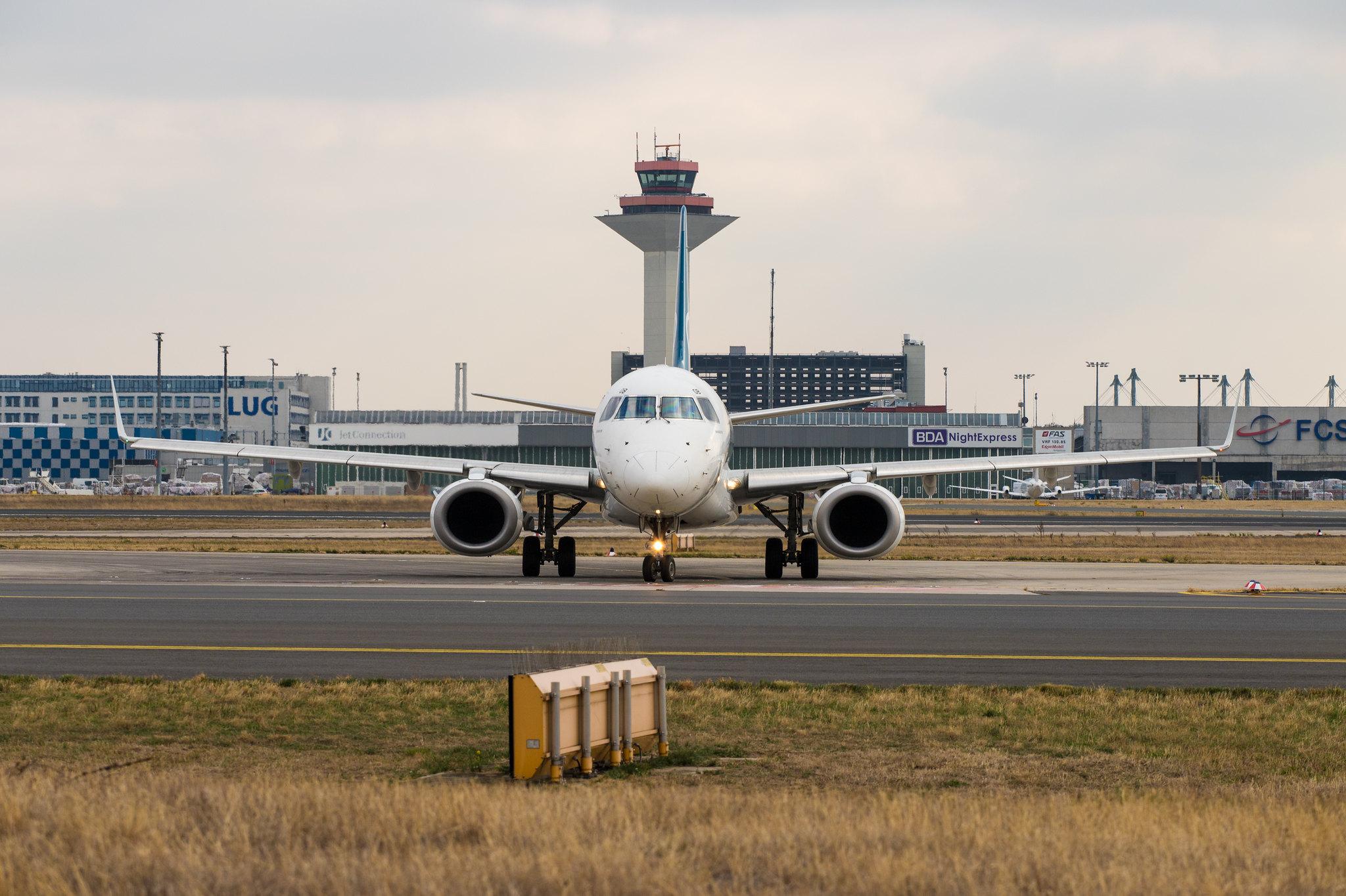 Frankfurt Airport: Montenegro Airlines (YM / MGX) |  Embraer E195LR E195 | 4O-AOB | MSN 19000283