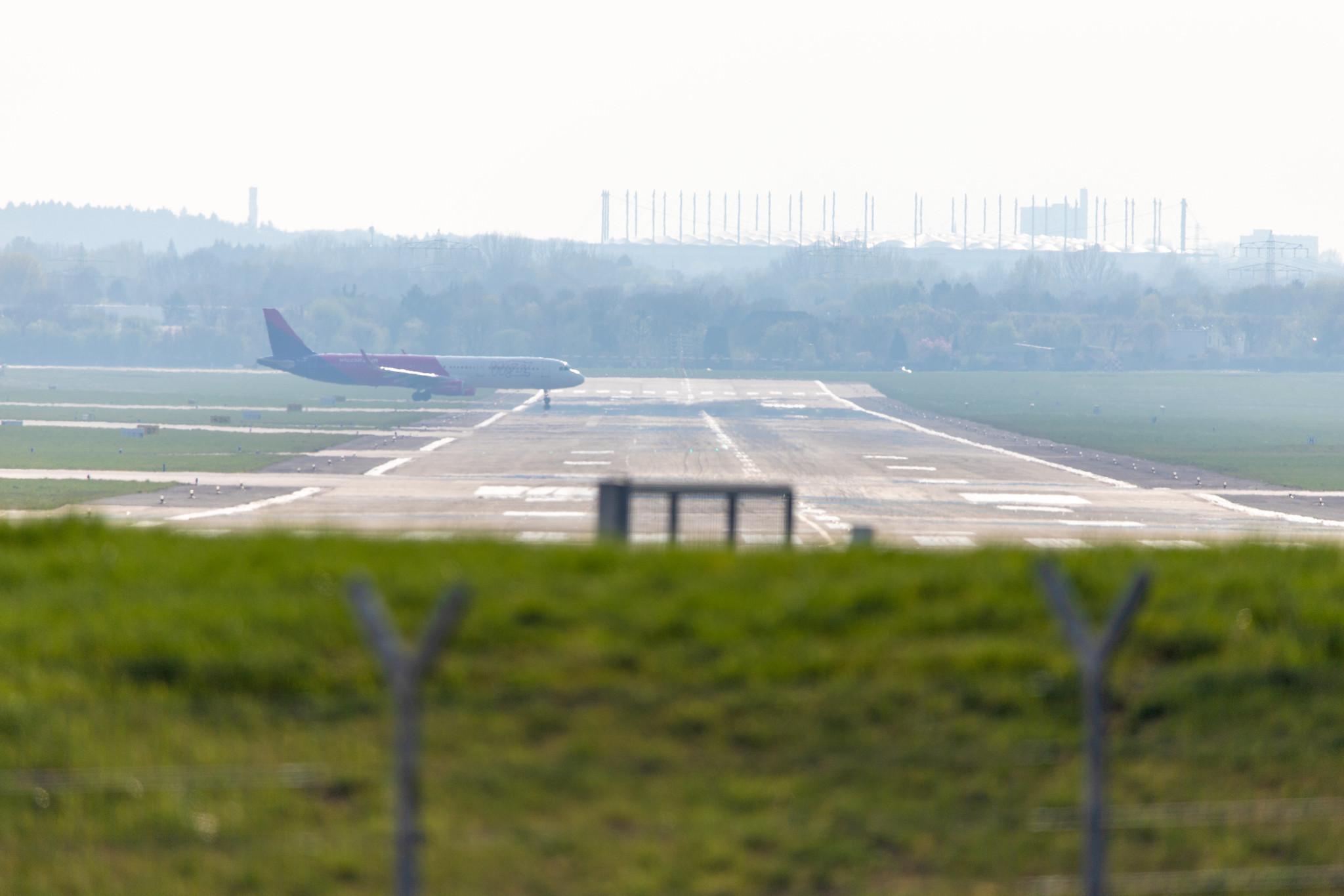 Hamburg Airport: Wizz Air (W6 / WZZ) |  Airbus A321-231 A321 | HA-LXP | MSN 7578