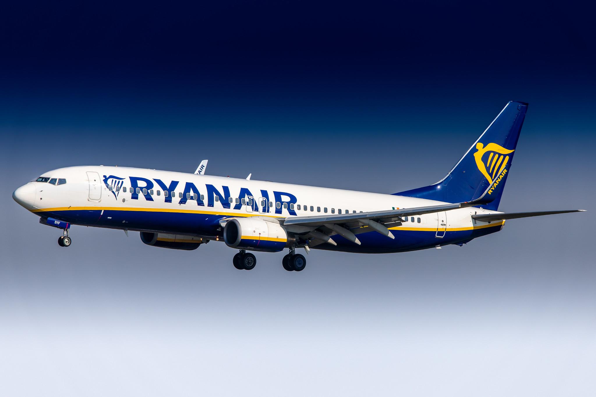 Hamburg Airport: Ryanair (FR / RYR) |  Boeing 737-8AS B738 | EI-DYF | MSN 36569