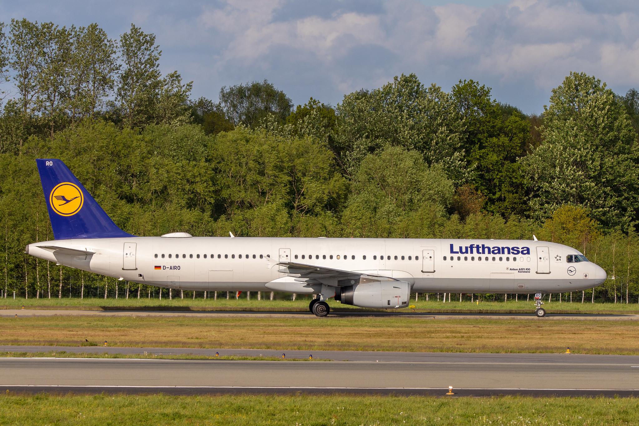 Hamburg Airport: Lufthansa (LH / DLH) |  Airbus A321-131 A321 | D-AIRO | MSN 0563