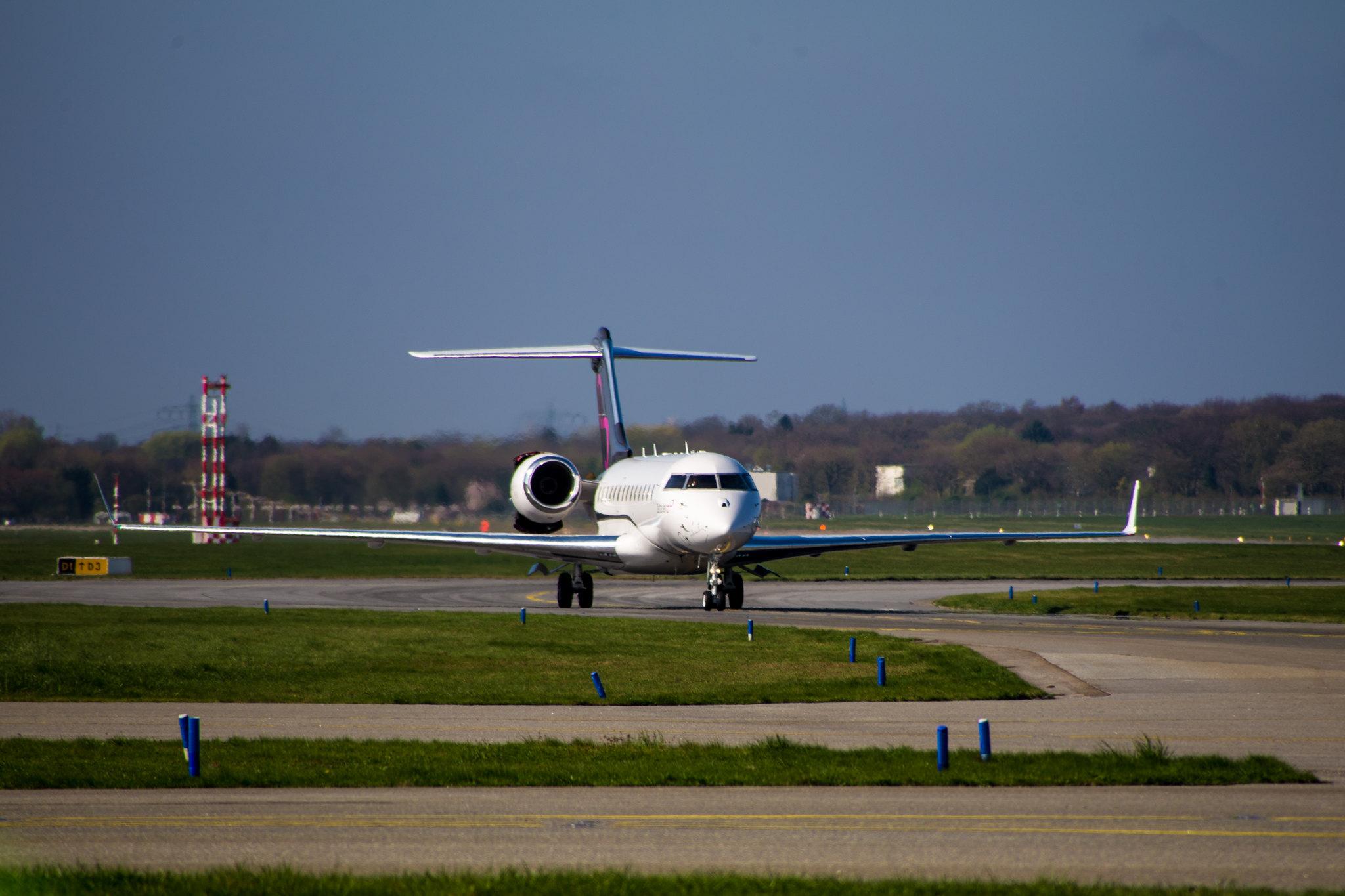 Hamburg Airport: Private owner |  Bombardier Global 5000 GL5T | N880ZJ | MSN 9644