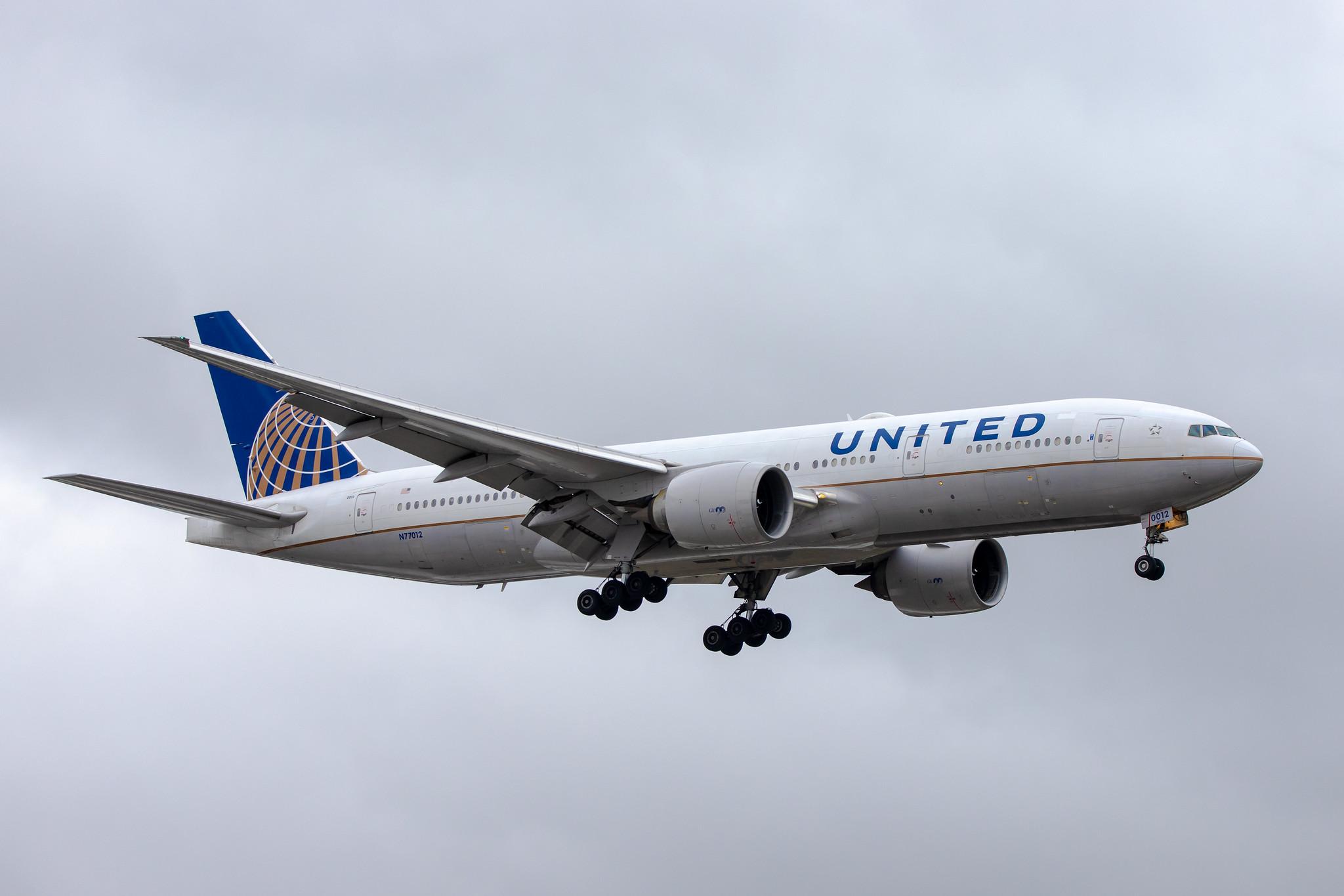 London Heathrow Airport: United Airlines (UA / UAL) |  Boeing 767-424(ER) B764 | N76064 | MSN 29459