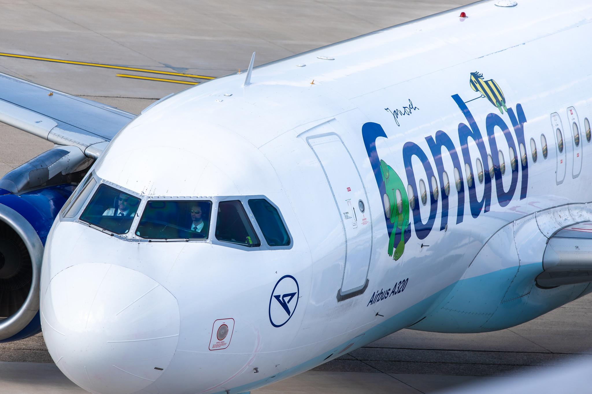 Düsseldorf Airport: Condor (DE / CFG) |  Livery: Janosch Stickers |  Airbus A320-212 A320 | D-AICH | MSN 0971