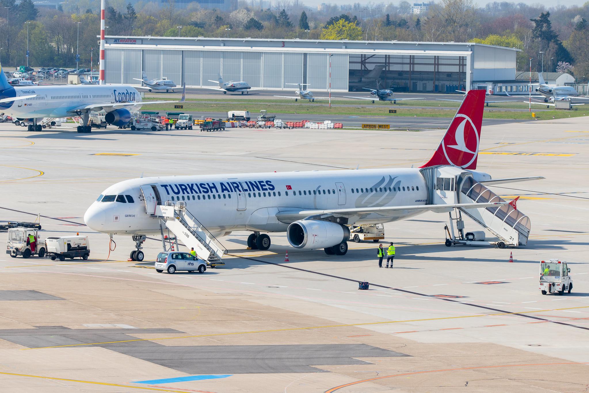 Düsseldorf Airport: Turkish Airlines (TK / THY) |  Airbus A321-231 A321 | TC-JRC | MSN 2999