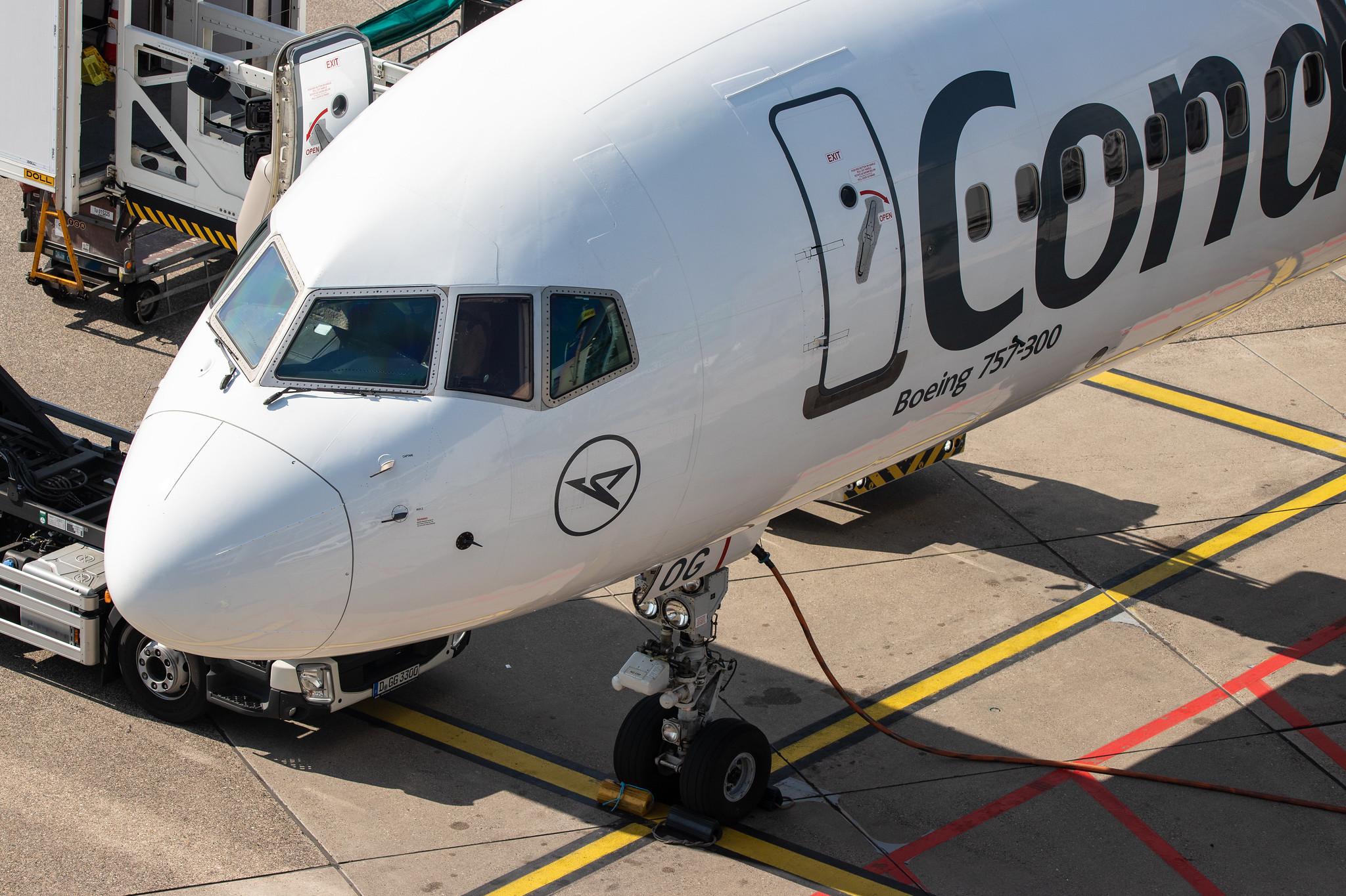 Düsseldorf Airport: Condor (DE / CFG) |  Boeing 757-330 B753 | D-ABOG | MSN 29014