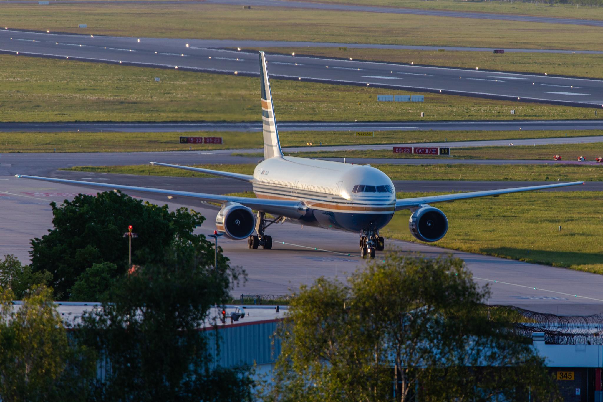 Hamburg Airport: Privilege Style (P6 / PVG) |  Boeing 767-35D(ER) B763 | EC-LZO | MSN 27902