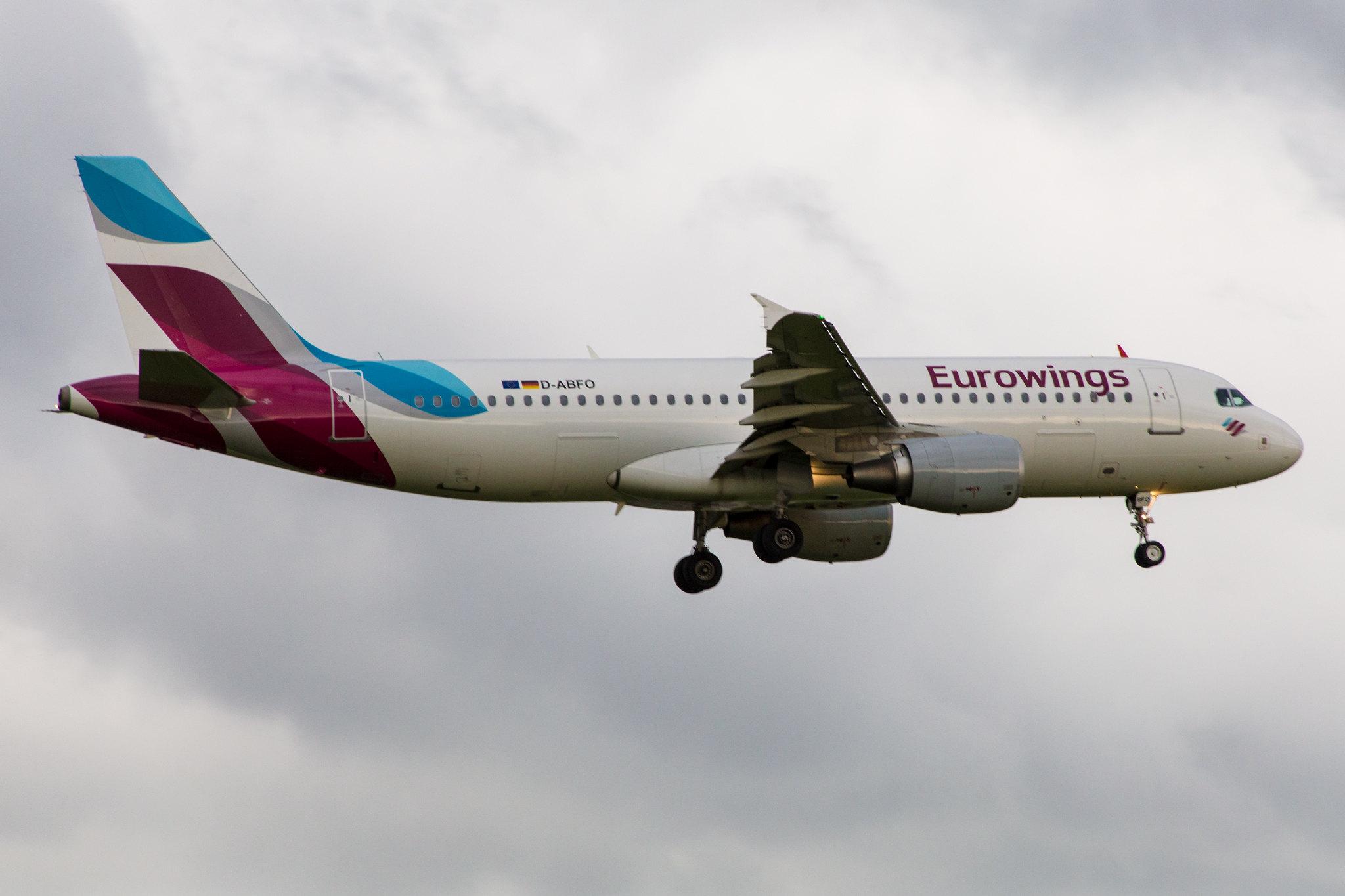 Hamburg Airport: Eurowings (EW / EWG) | Operator: Air Berlin |  Airbus A320-214 A320 | D-ABFO | MSN 4565