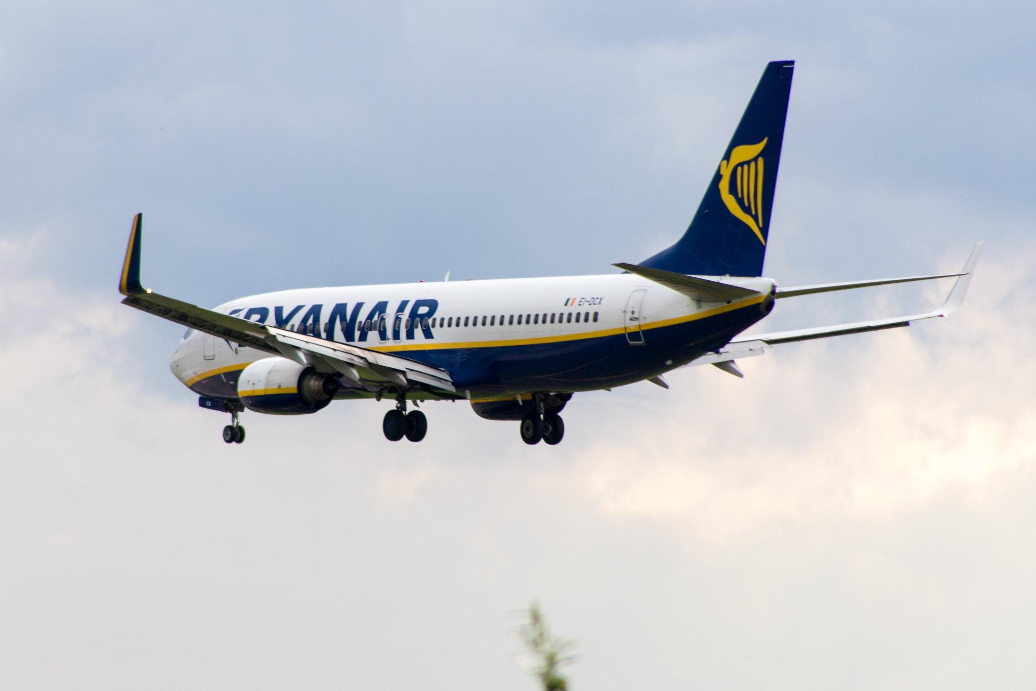 Hamburg Airport: Ryanair (FR / RYR) |  Boeing 737-8AS B738 | EI-DCX | MSN 33569