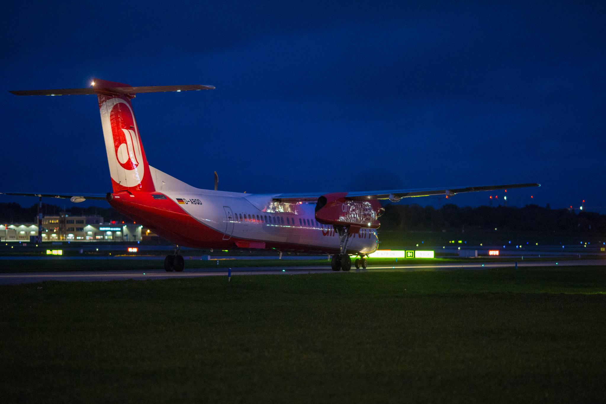 Hamburg Airport: Air Berlin | Operator: Luftfahrtgesellschaft Walter |  De Havilland Canada Dash 8-400 DH8D | D-ABQD | MSN 4234 | Eine Ära geht zu Ende: die letzte Airberlin Maschine vom Hamburg Airport (AB6757)