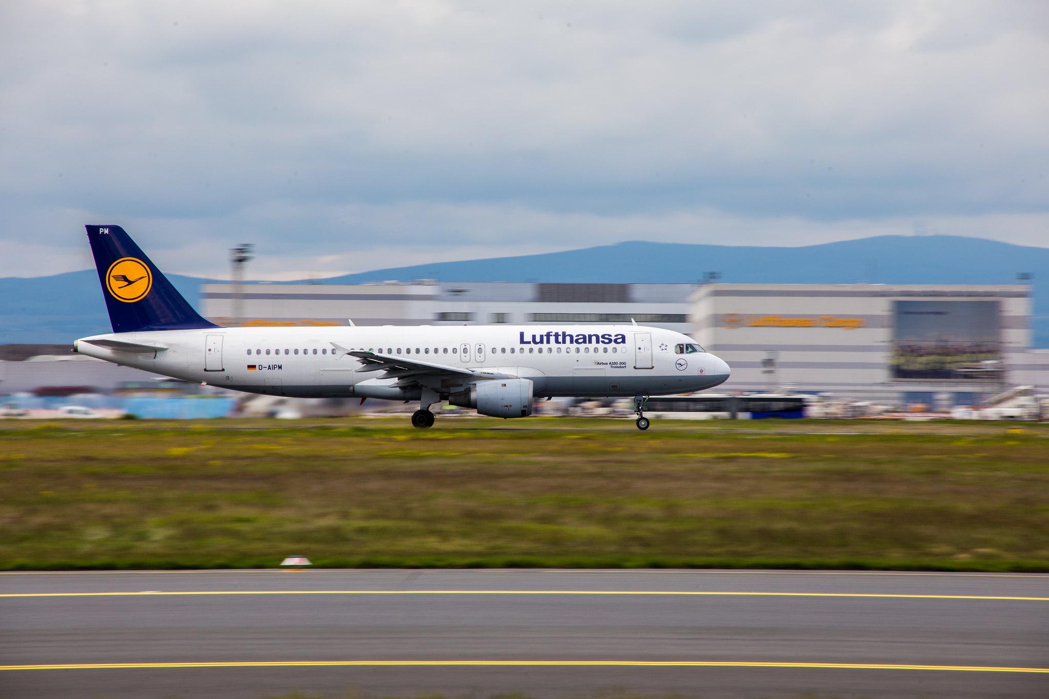 Frankfurt Airport: Lufthansa (LH / DLH) |  Airbus A320-211 A320 | D-AIPM | MSN 0104