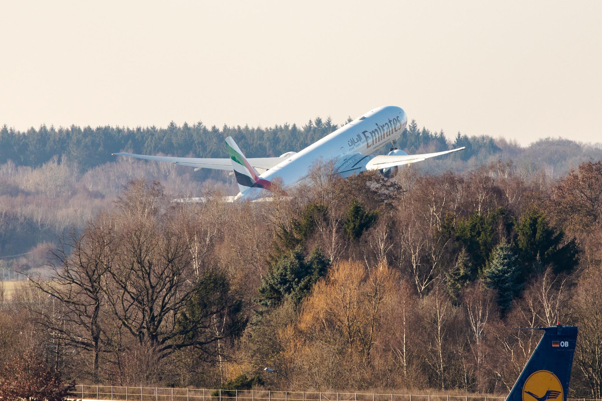 Hamburg Airport: Emirates (EK / UAE) |  Boeing 777-31H(ER) B77W | A6-EQI | MSN 42354