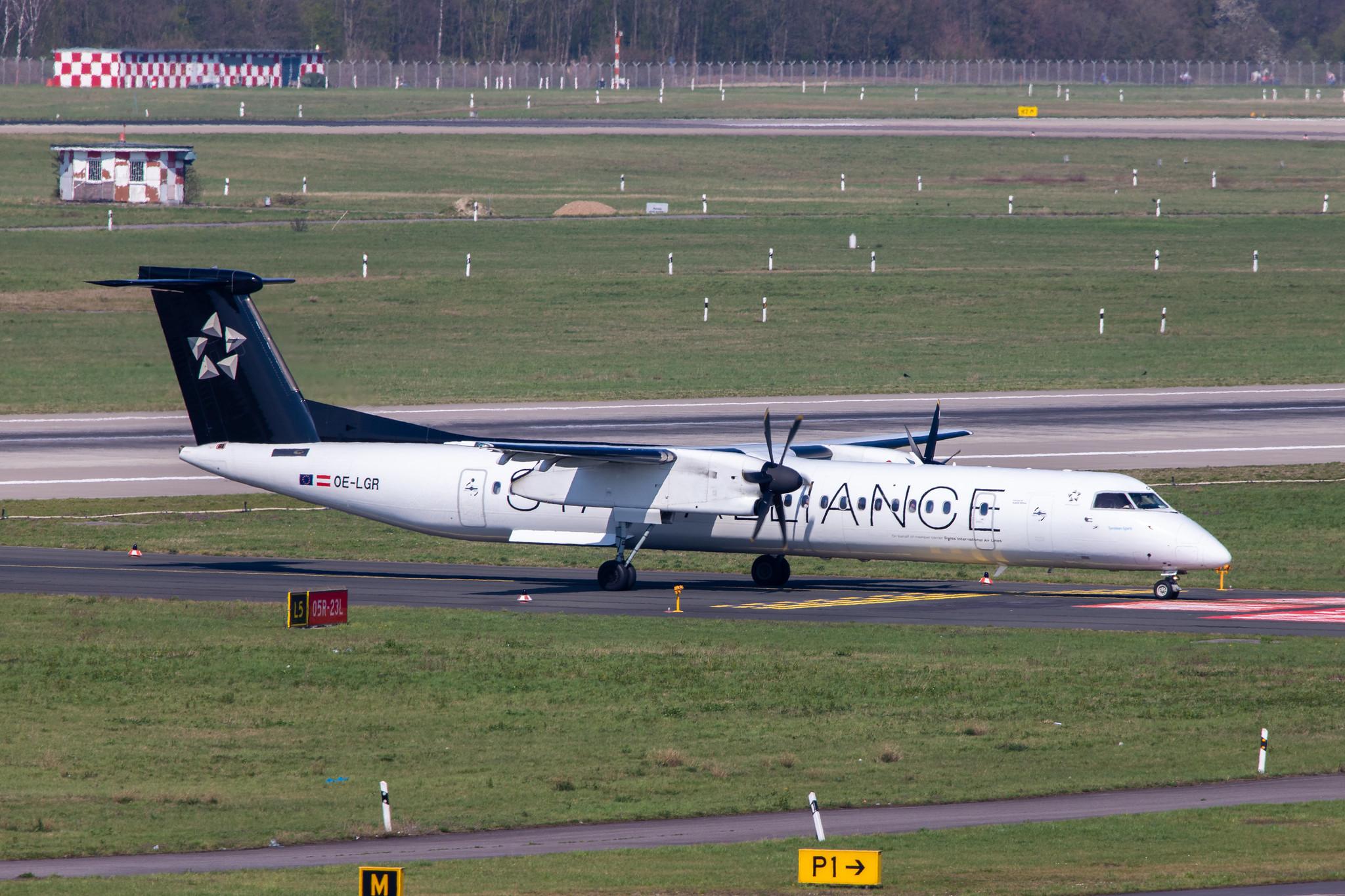Düsseldorf Airport: Austrian Airlines (OS / AUA) | Livery: Star Alliance Livery |  De Havilland Canada Dash 8-400 DH8D | OE-LGR | MSN 4045