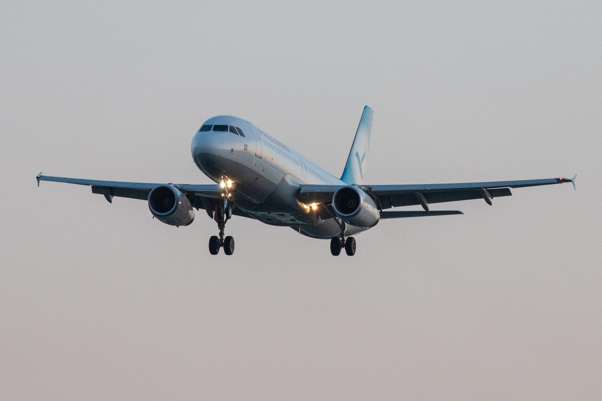 Hamburg Airport: Freebird Airlines (FH / FHY) |  Airbus A320-232 A320 | TC-FHG | MSN 2922