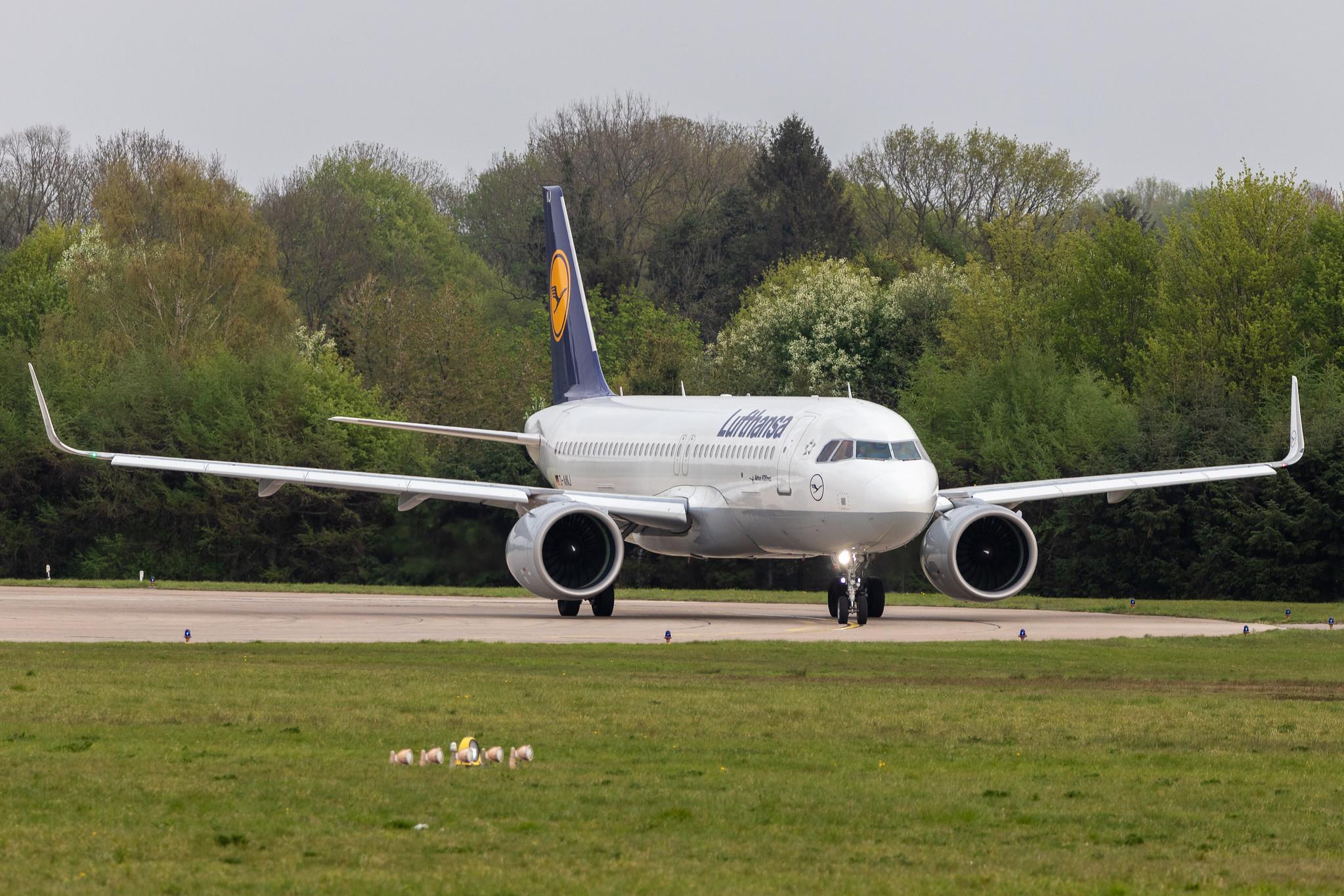 Hamburg Airport: Lufthansa (LH / DLH) |  Airbus A320-271N A20N | D-AINJ | MSN 7735