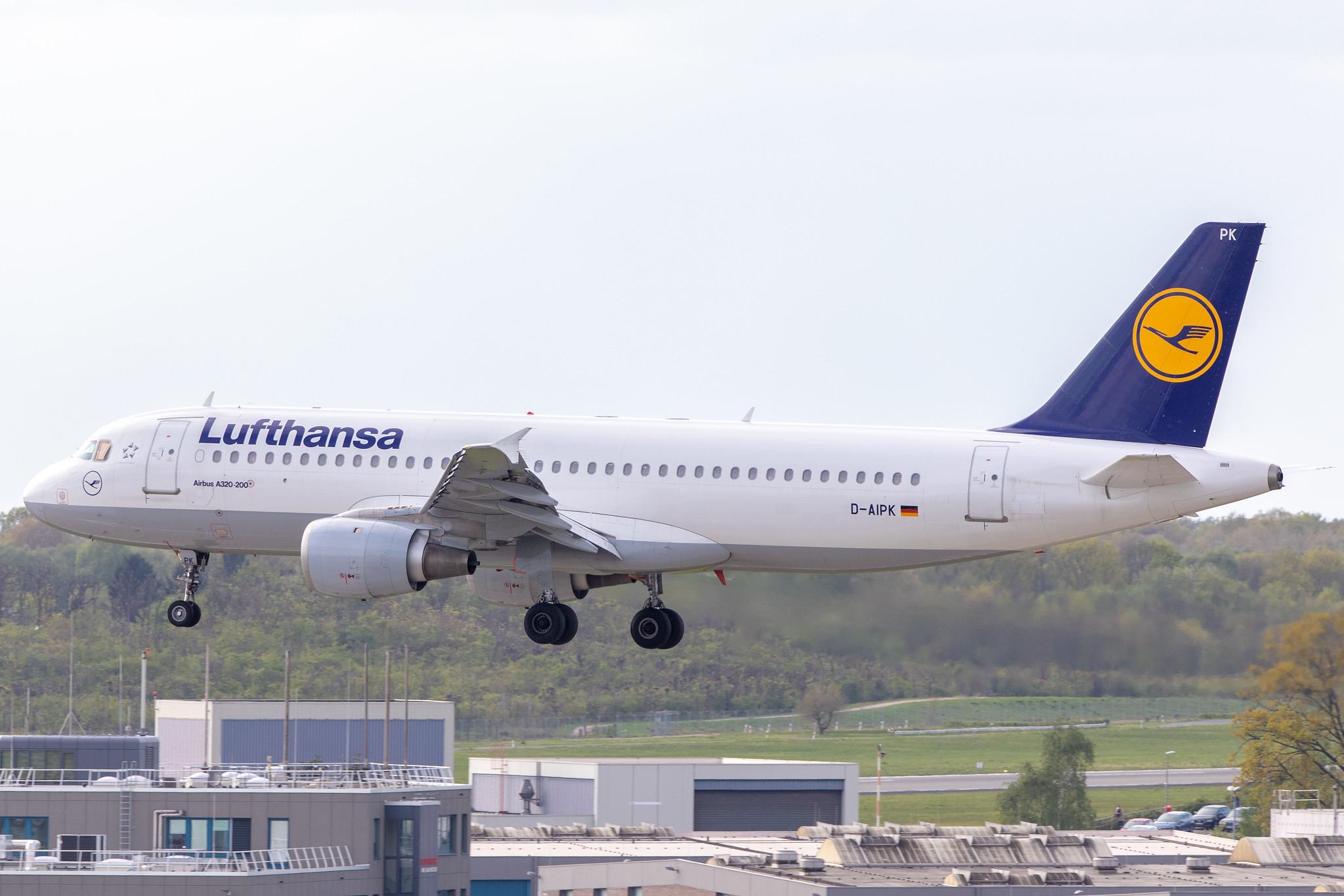 Hamburg Airport: Lufthansa (LH / DLH) |  Airbus A320-211 A320 | D-AIPK | MSN 0093