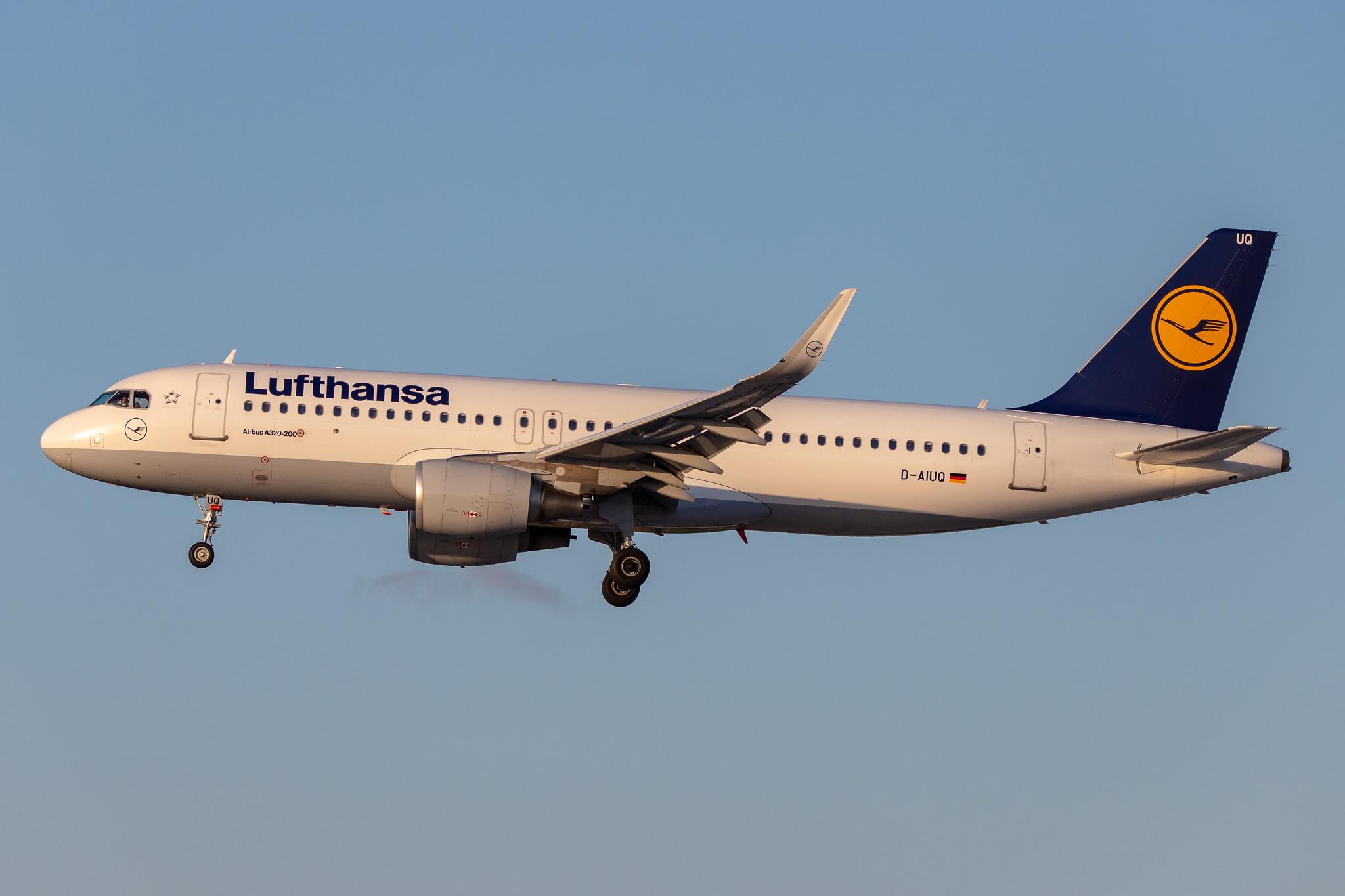 Hamburg Airport: Lufthansa (LH / DLH) |  Airbus A320-214 A320 | D-AIUQ | MSN 6947