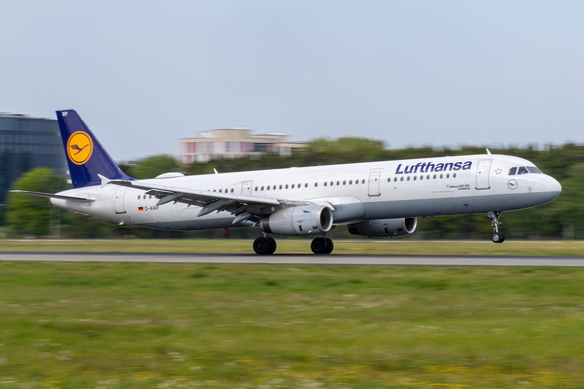 Hamburg Airport: Lufthansa (LH / DLH) |  Airbus A321-131 A321 | D-AIRP | MSN 0564