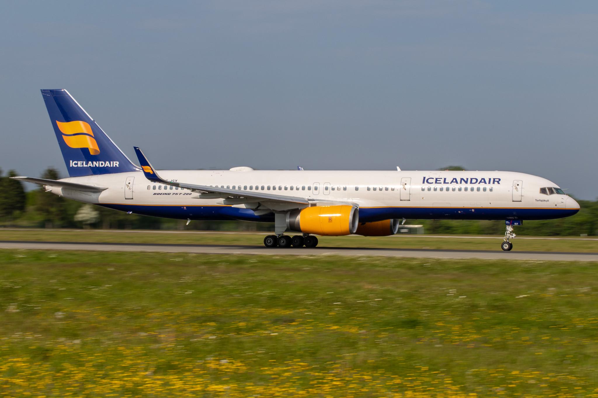 Hamburg Airport: Icelandair (FI / ICE) |  Boeing 757-223 B752 | TF-ISY | MSN 24594
