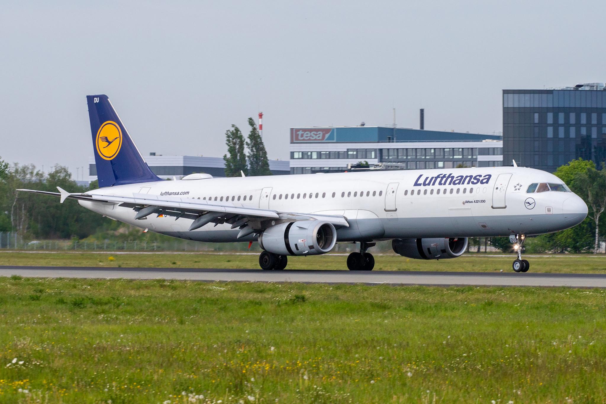 Hamburg Airport: Lufthansa (LH / DLH) |  Airbus A321-231 A321 | D-AIDU | MSN 5186