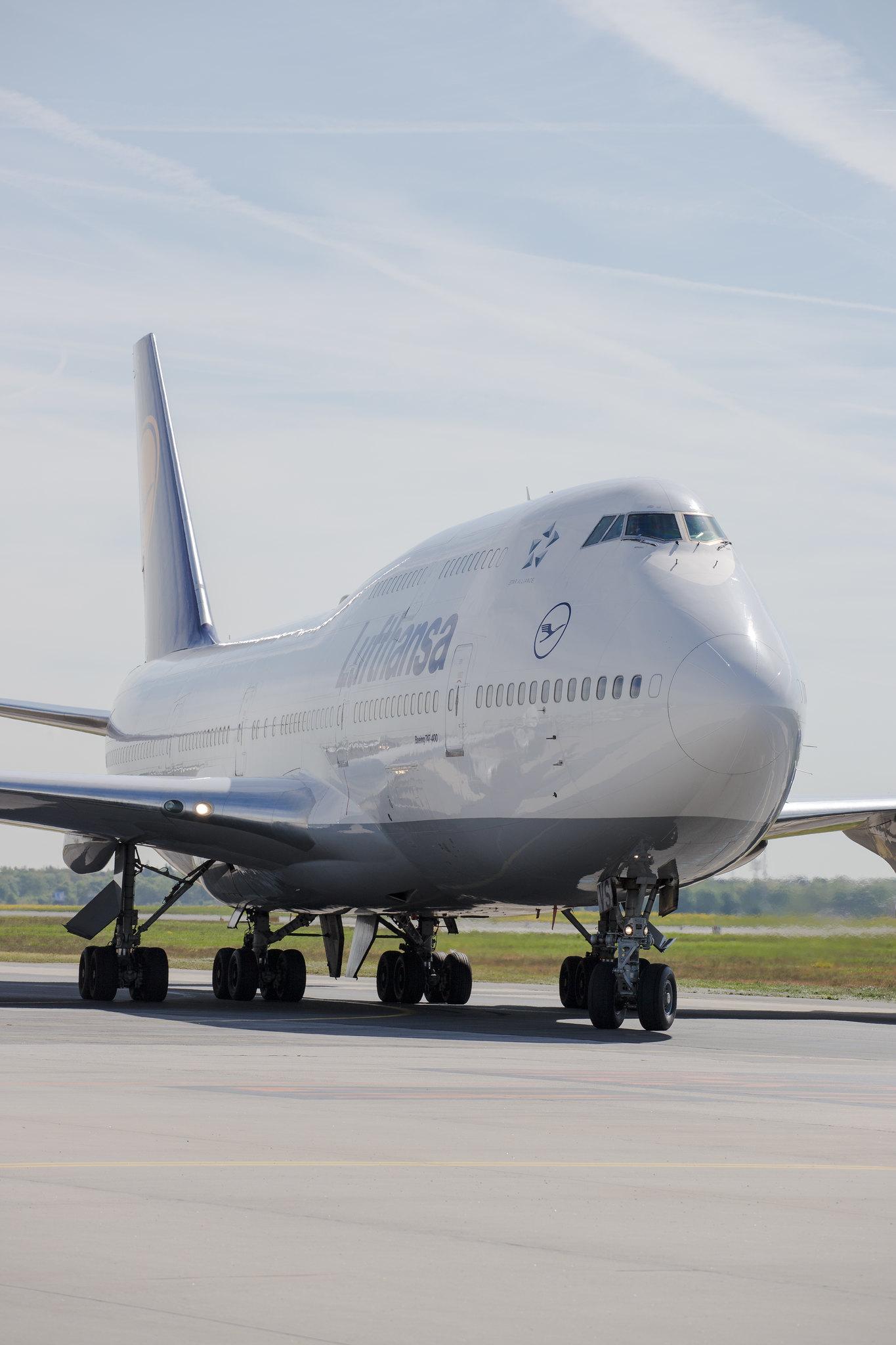Frankfurt Airport: Lufthansa (LH / DLH) |  Boeing 747-430 B744 | D-ABVS | MSN 28286